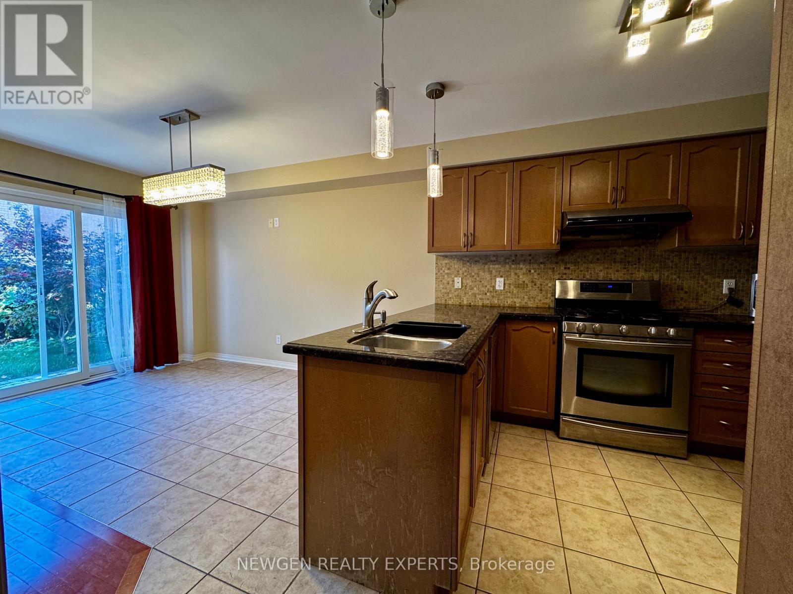 (Upper Level) - 3217 Respond Road, Mississauga, Ontario  L5M 7X5 - Photo 10 - W12476207