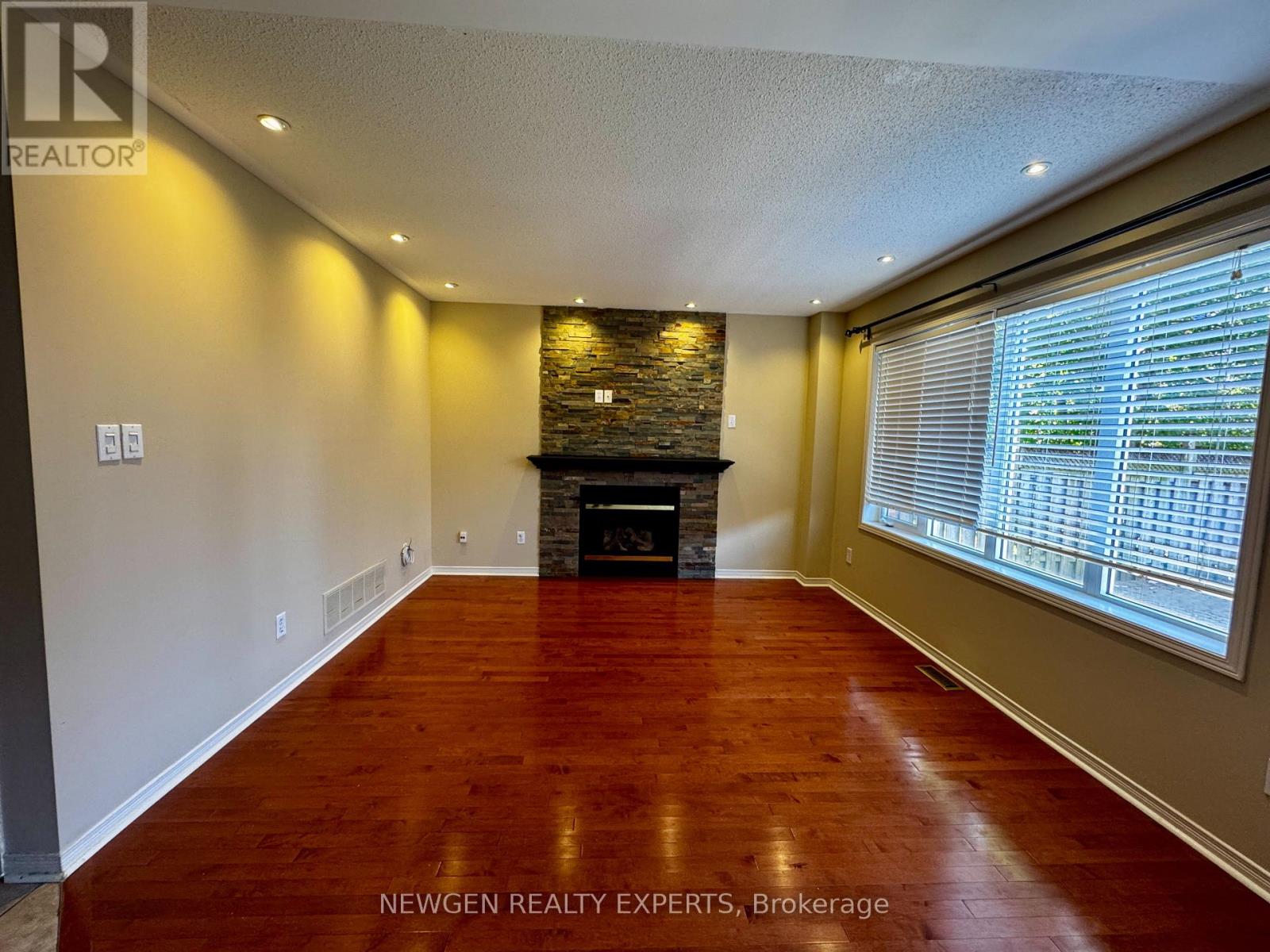 (Upper Level) - 3217 Respond Road, Mississauga, Ontario  L5M 7X5 - Photo 11 - W12476207