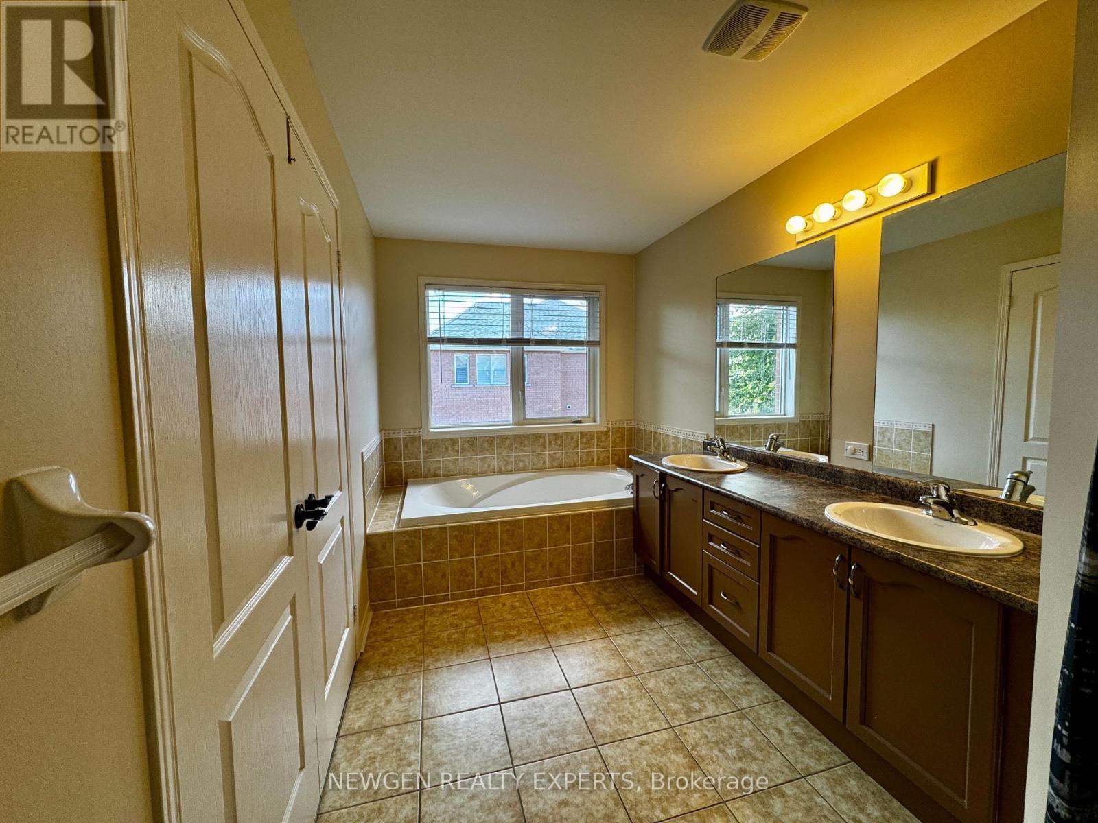 (Upper Level) - 3217 Respond Road, Mississauga, Ontario  L5M 7X5 - Photo 14 - W12476207