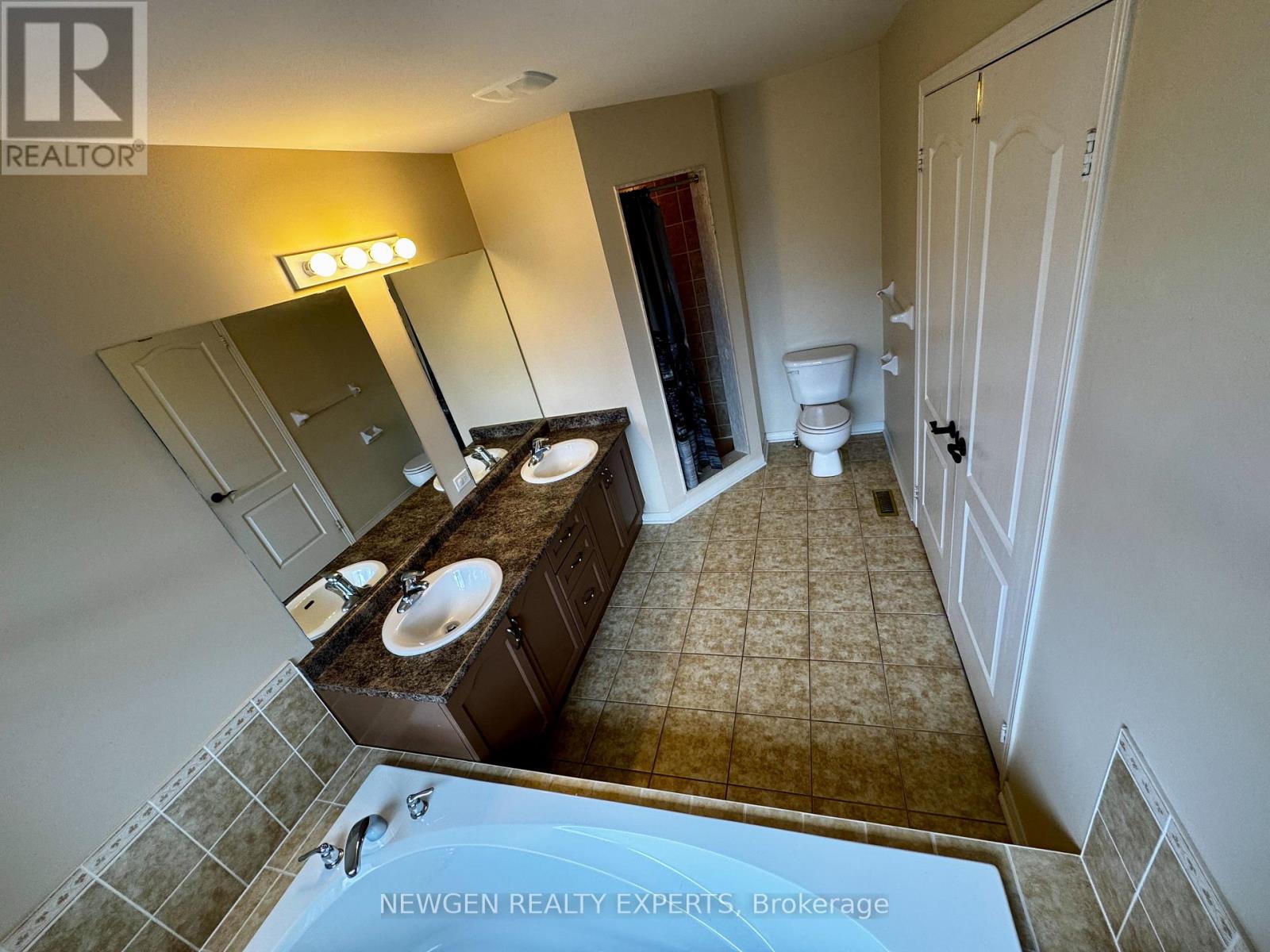 (Upper Level) - 3217 Respond Road, Mississauga, Ontario  L5M 7X5 - Photo 15 - W12476207
