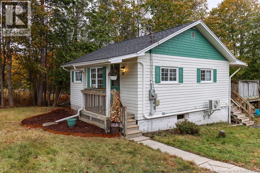 19 Vincent Road, Quispamsis, New Brunswick  E2G 0A5 - Photo 1 - NB128929