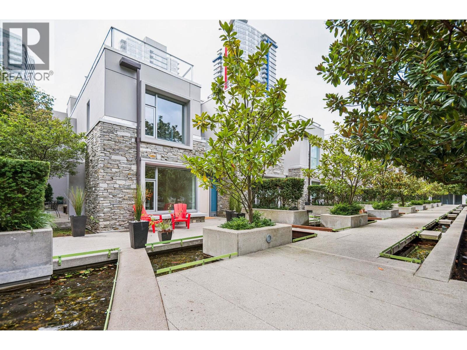 239 188 KEEFER PLACE, Vancouver, British Columbia