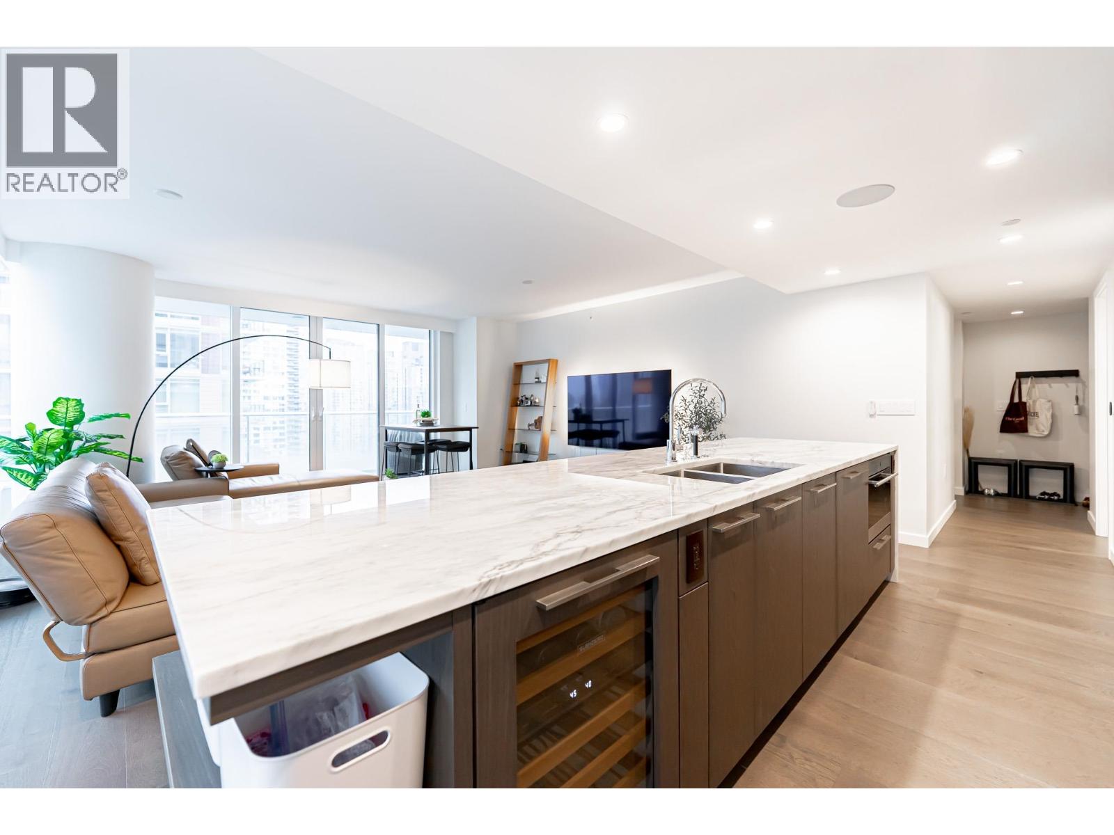 1502 1335 Howe Street, Vancouver, British Columbia  V6Z 0H1 - Photo 2 - R3060936