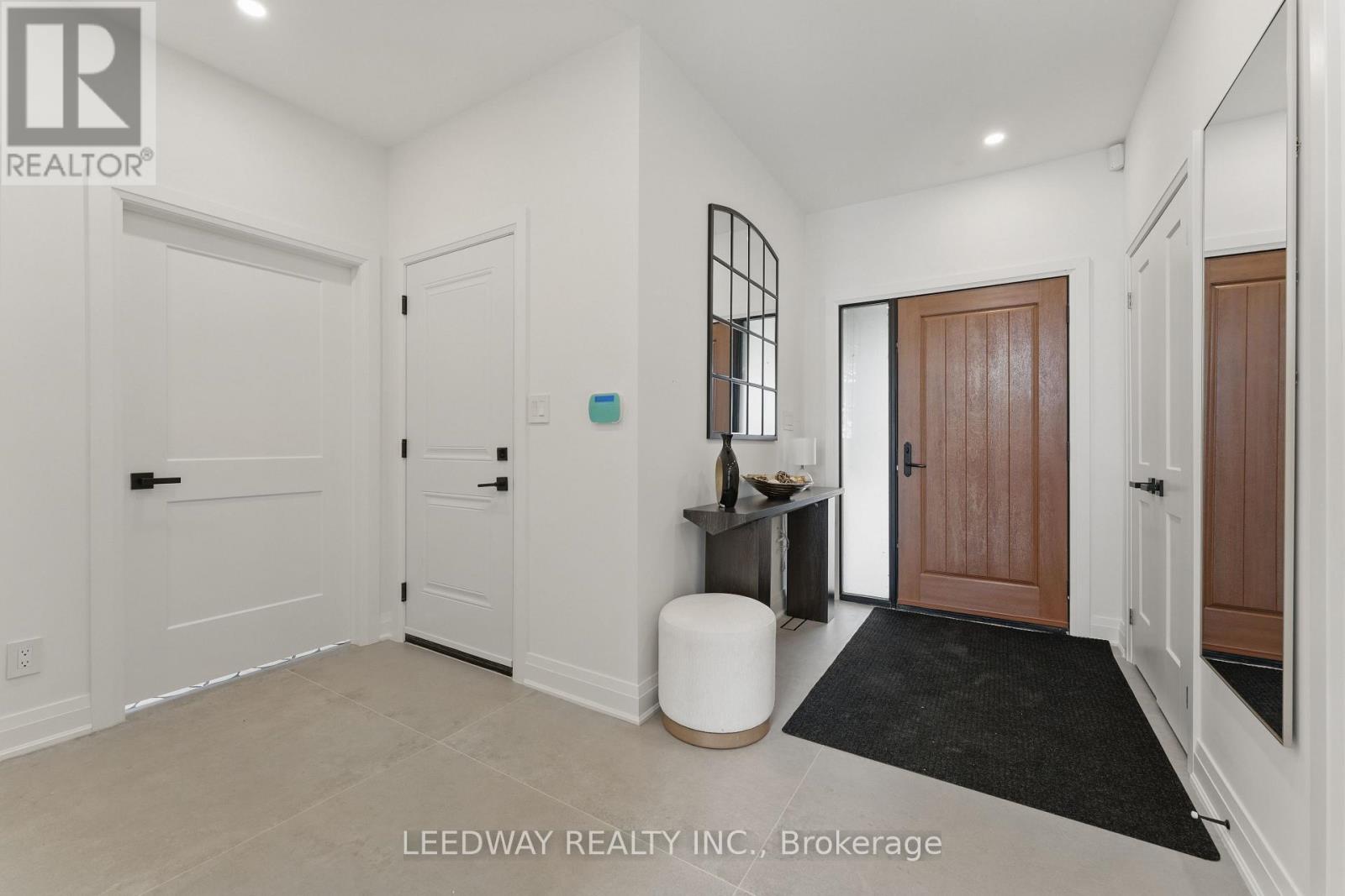 24410 Thorah Park Boulevard, Brock, Ontario  L0K 1A0 - Photo 6 - N12373286
