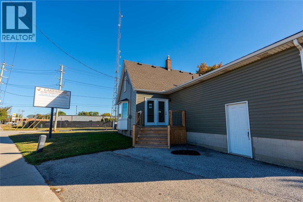229 Water Street, Sarnia, Ontario  N7T 5T4 - Photo 3 - 25026022