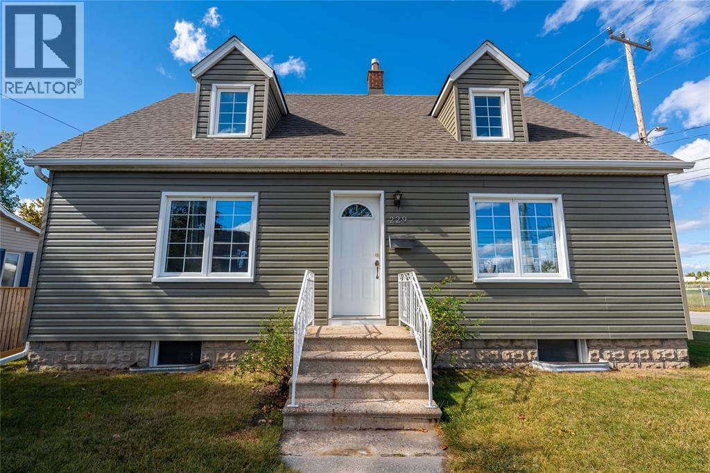 229 Water Street, Sarnia, Ontario  N7T 5T4 - Photo 4 - 25026022