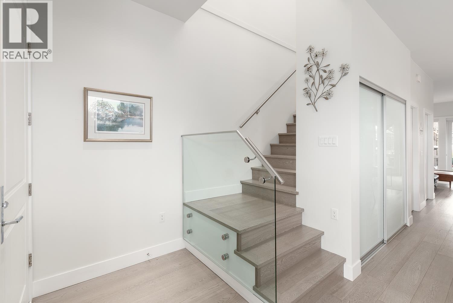 220 E 40th Avenue, Vancouver, British Columbia  V5W 1L8 - Photo 2 - R3060917