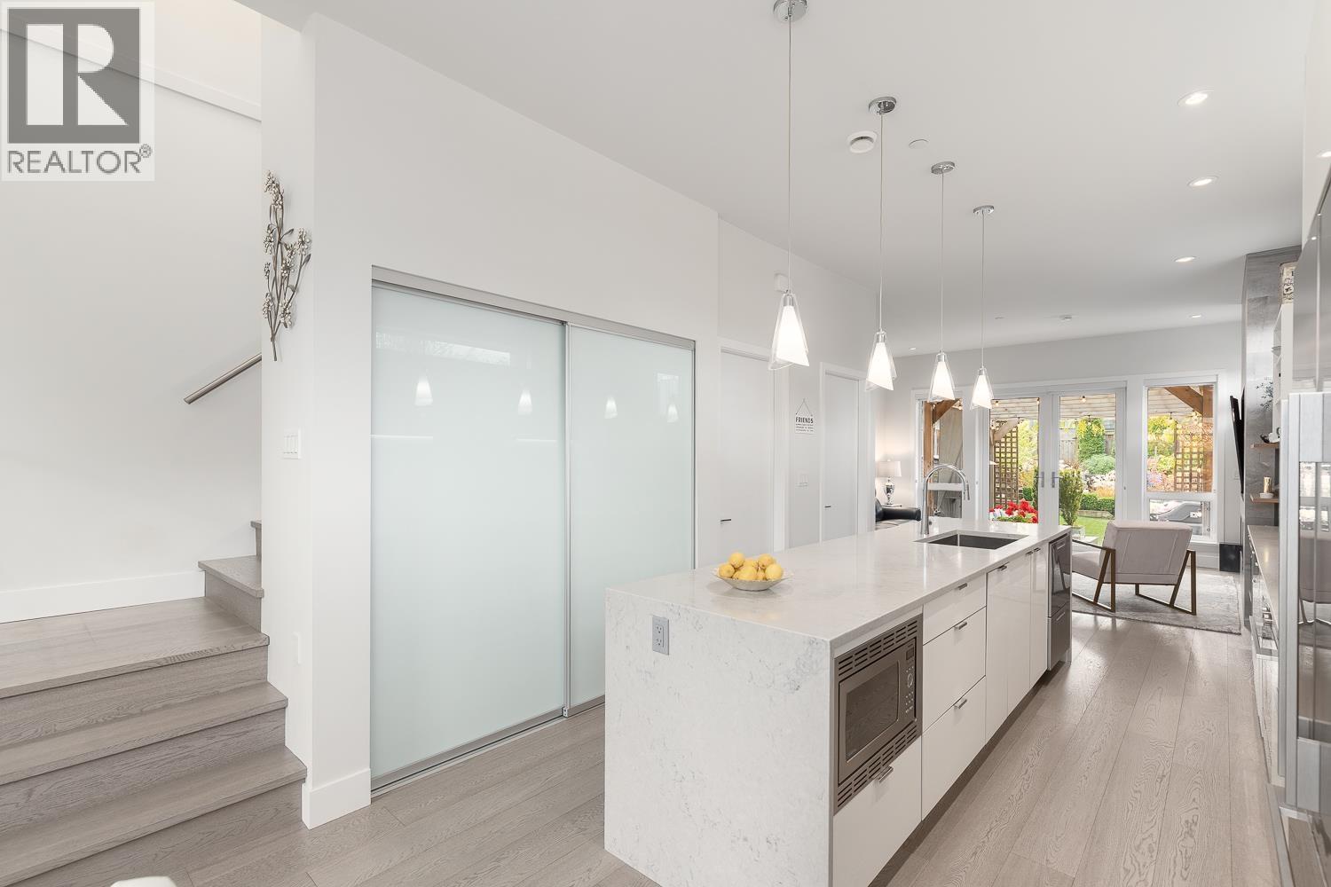 220 E 40th Avenue, Vancouver, British Columbia  V5W 1L8 - Photo 8 - R3060917