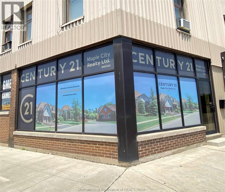 MLS# 25026880: 53 St. Clair STREET, Chatham, Canada