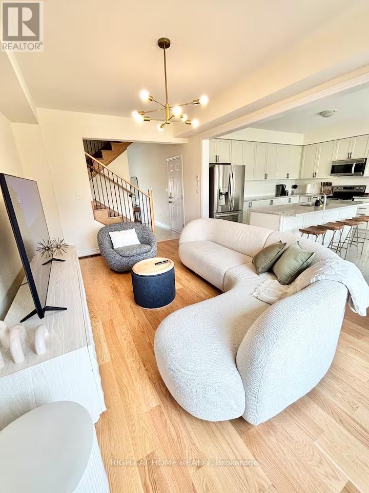 30 Federica Crescent, Wasaga Beach, Ontario  L9Z 0N6 - Photo 2 - S12474974