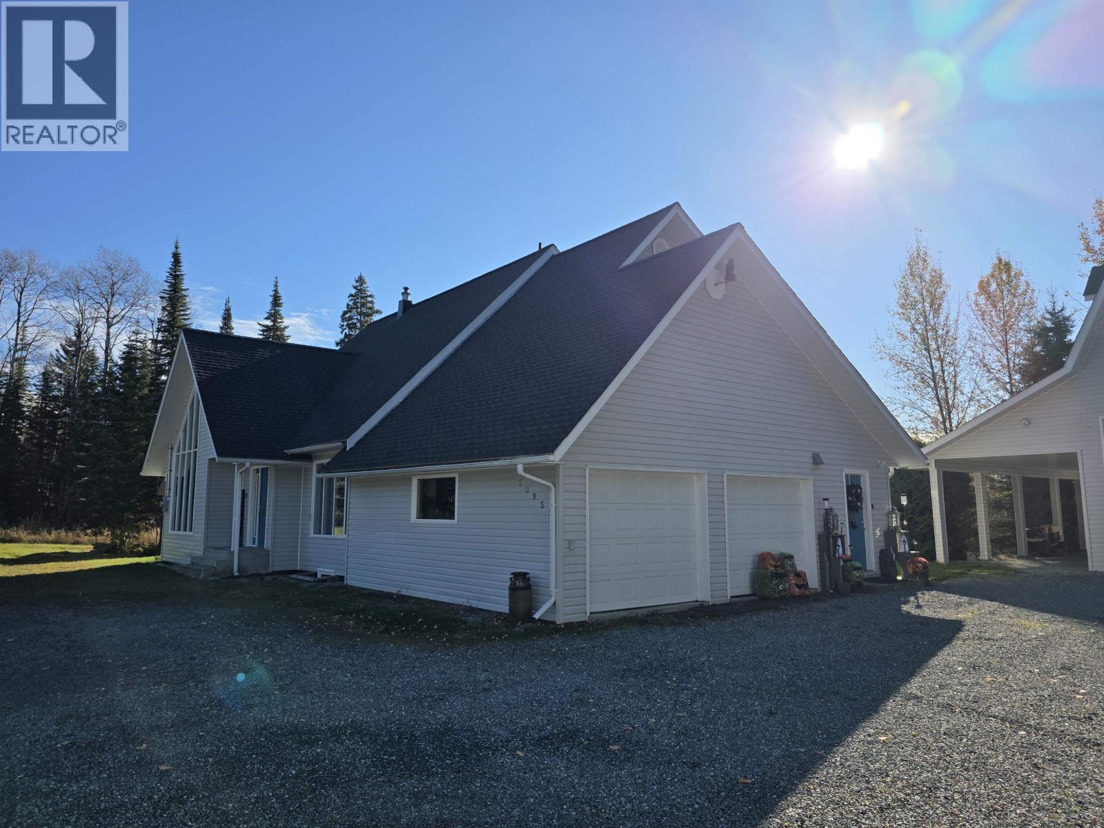 10955 Charles Drive, Prince George, British Columbia V2N 6V8 - Photo 2 - R3058524