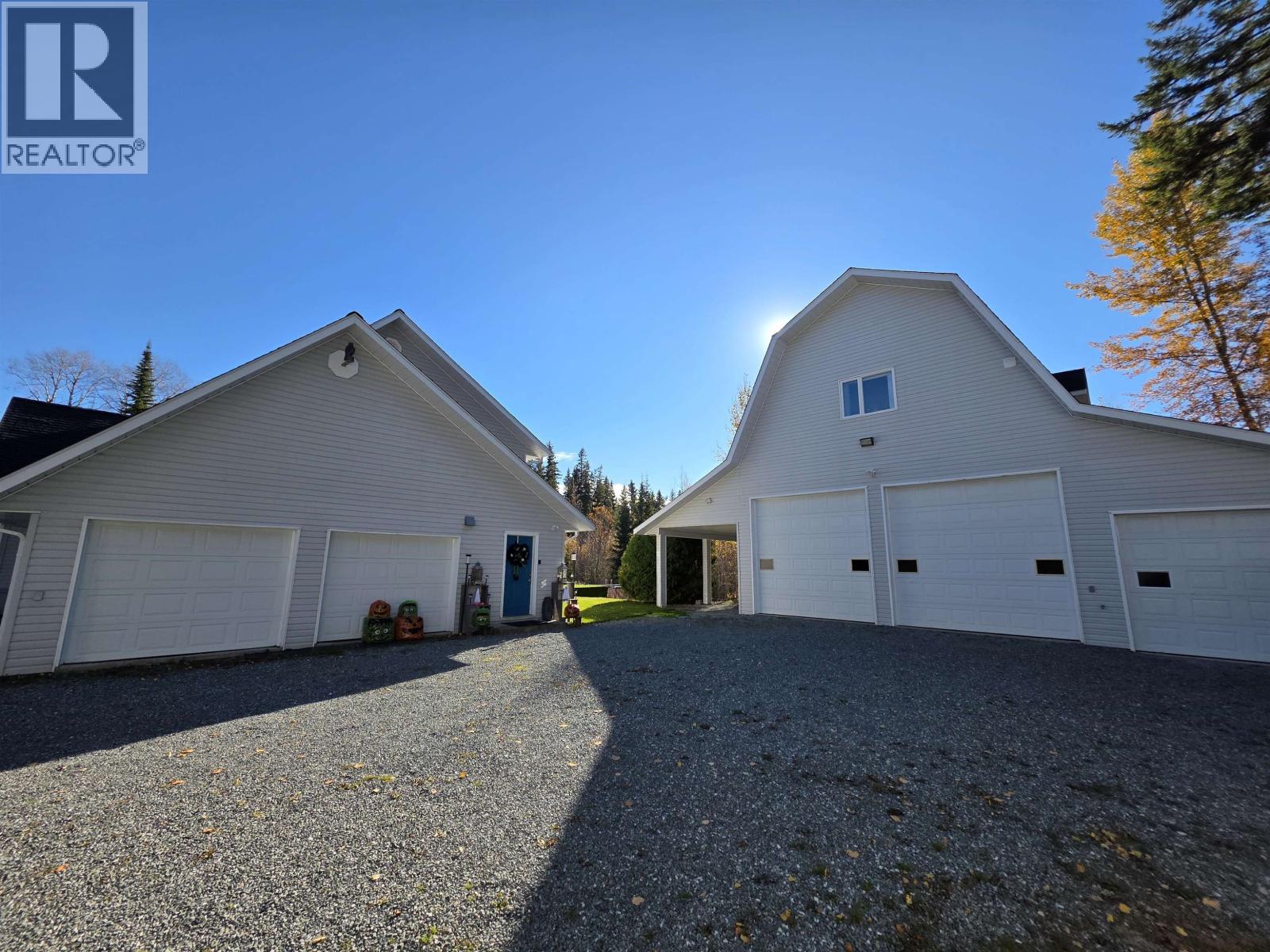 10955 Charles Drive, Prince George, British Columbia V2N 6V8 - Photo 3 - R3058524