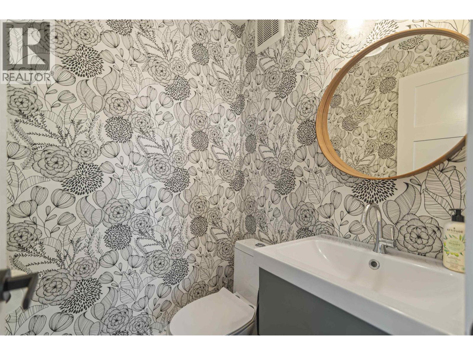 648 Gibsons Way, Gibsons, British Columbia  V0N 1V9 - Photo 31 - R3060512