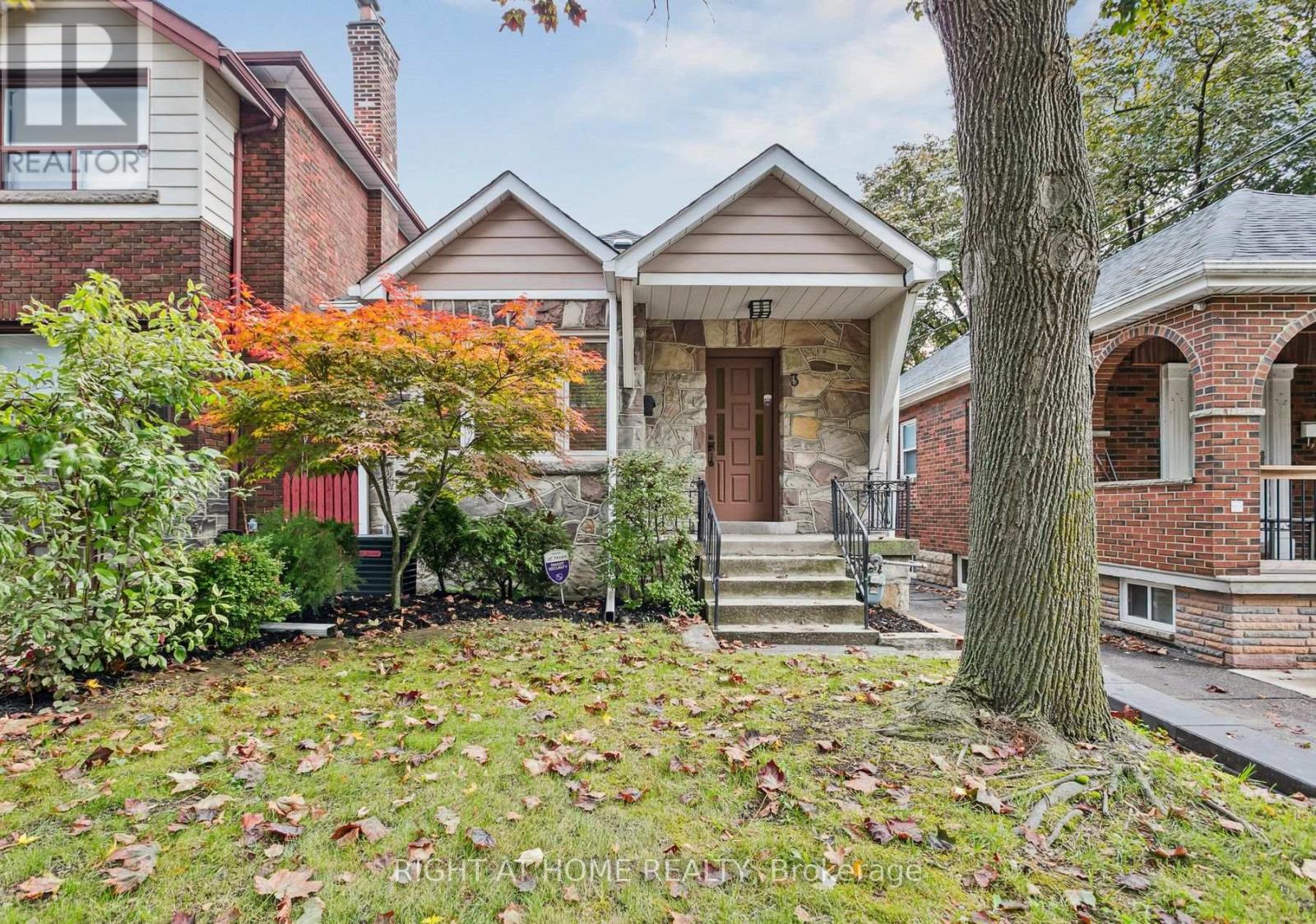 3 Roseneath Gardens, Toronto, Ontario  M6C 3X5 - Photo 31 - C12476220
