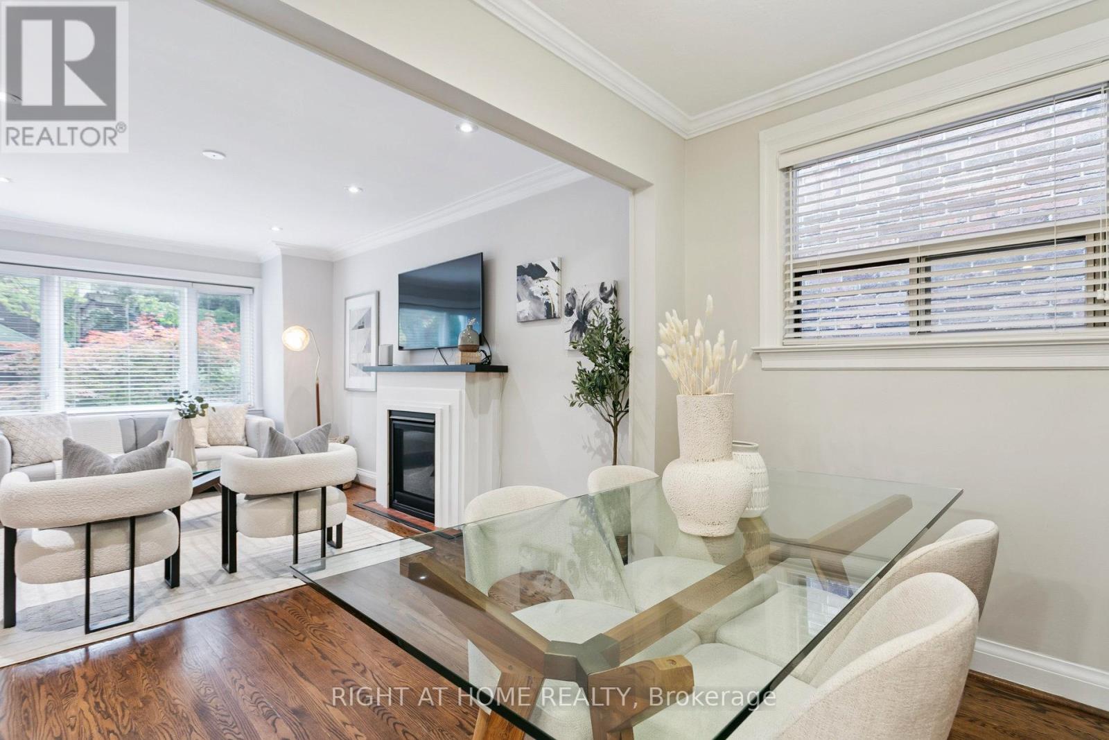 3 Roseneath Gardens, Toronto, Ontario  M6C 3X5 - Photo 8 - C12476220