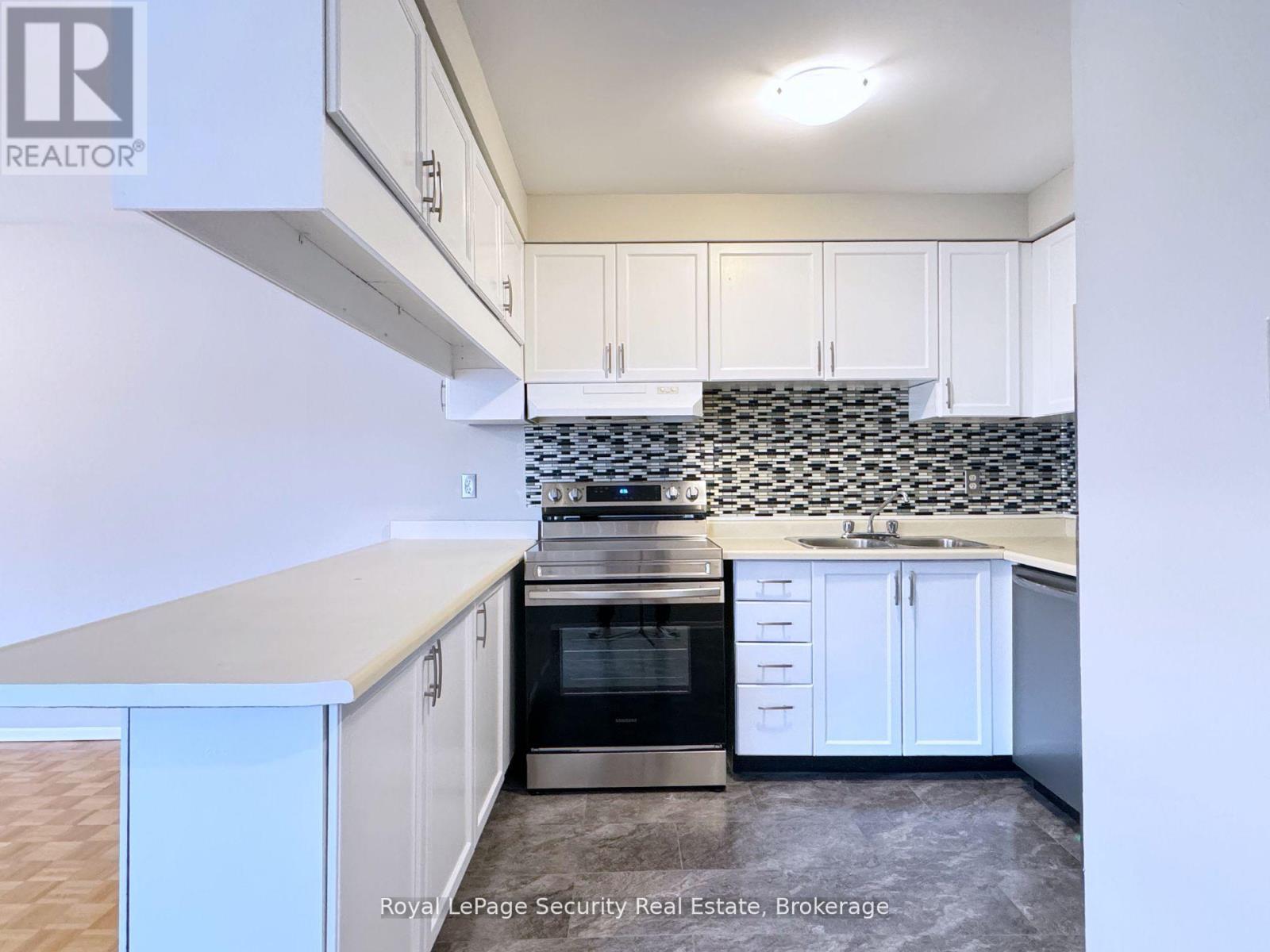 304 - 696 ST CLAIR AVENUE W, Toronto, Ontario