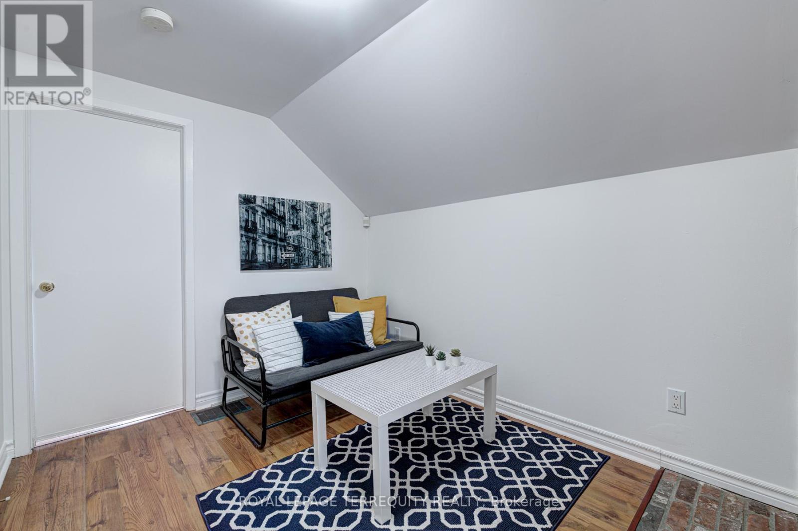 UNIT 2 - 135 SHEPPARD AVENUE W, Toronto, Ontario
