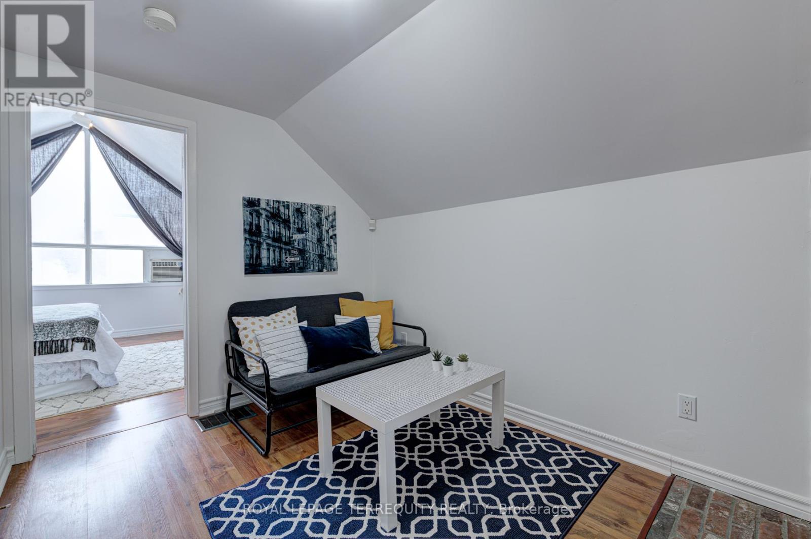 Unit 2 - 135 Sheppard Avenue W, Toronto, Ontario  M2N 1M7 - Photo 2 - C12476379