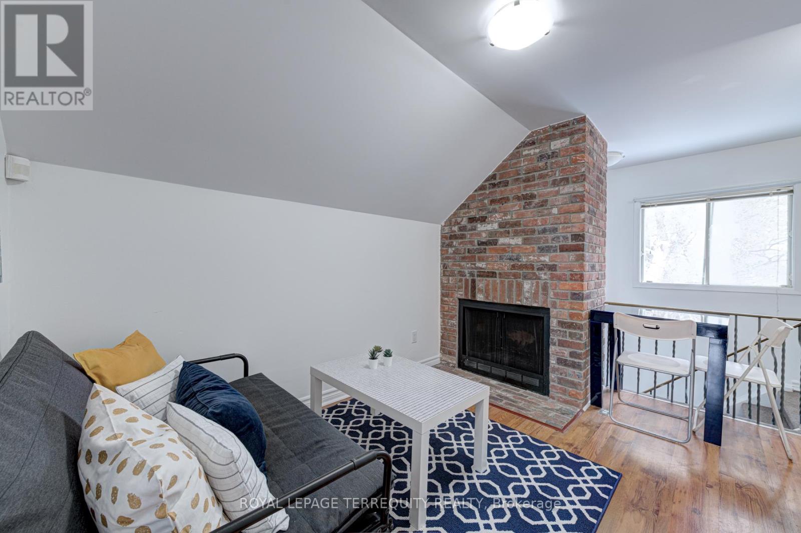 Unit 2 - 135 Sheppard Avenue W, Toronto, Ontario  M2N 1M7 - Photo 3 - C12476379