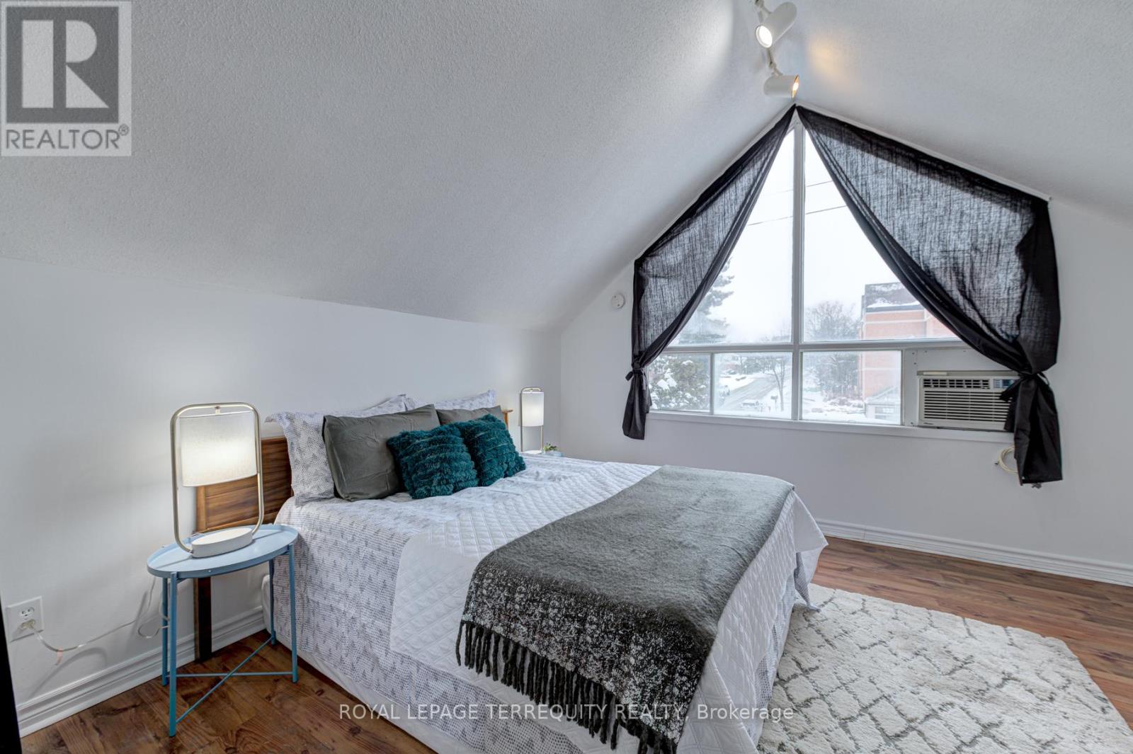 Unit 2 - 135 Sheppard Avenue W, Toronto, Ontario  M2N 1M7 - Photo 5 - C12476379