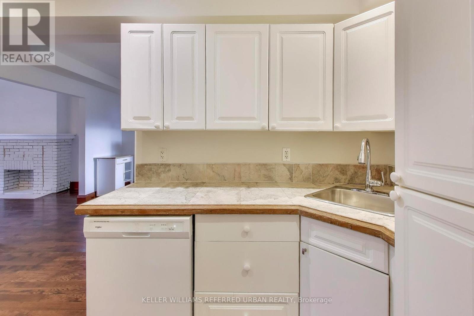 39 Eastwood Road, Toronto, Ontario  M4L 2C6 - Photo 11 - E12476269