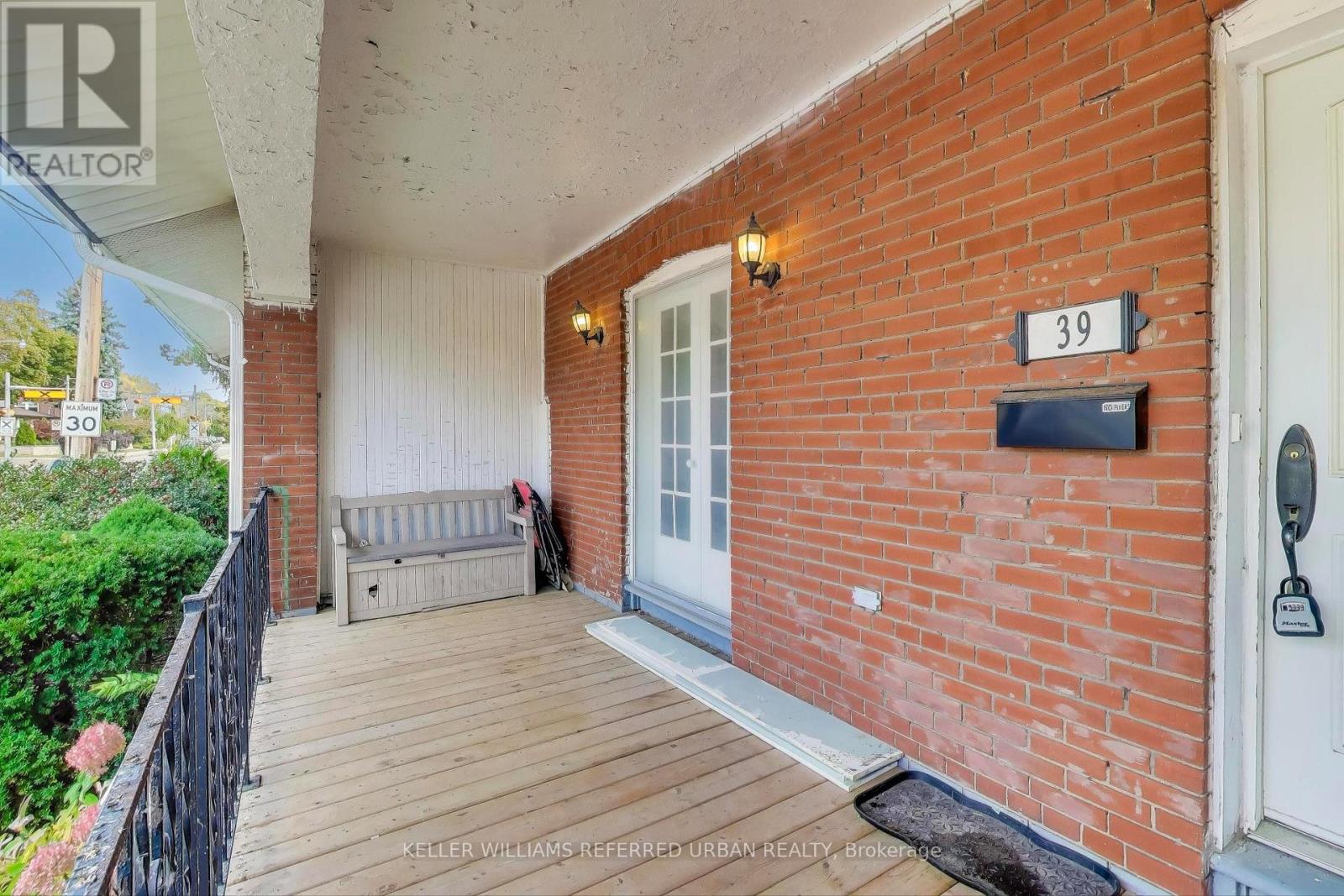 39 Eastwood Road, Toronto, Ontario  M4L 2C6 - Photo 3 - E12476269