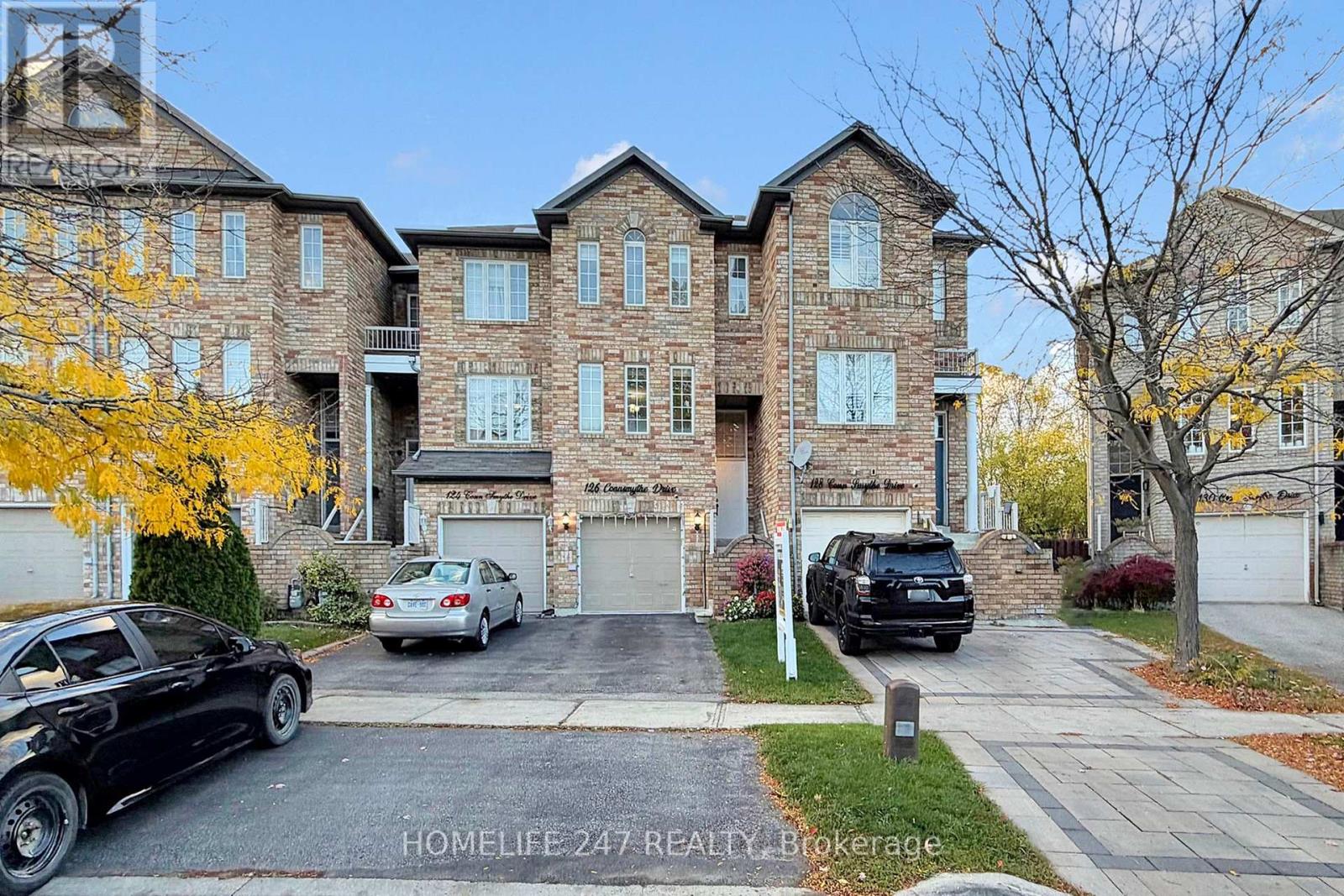 126 CONN SMYTHE DRIVE, Toronto, Ontario