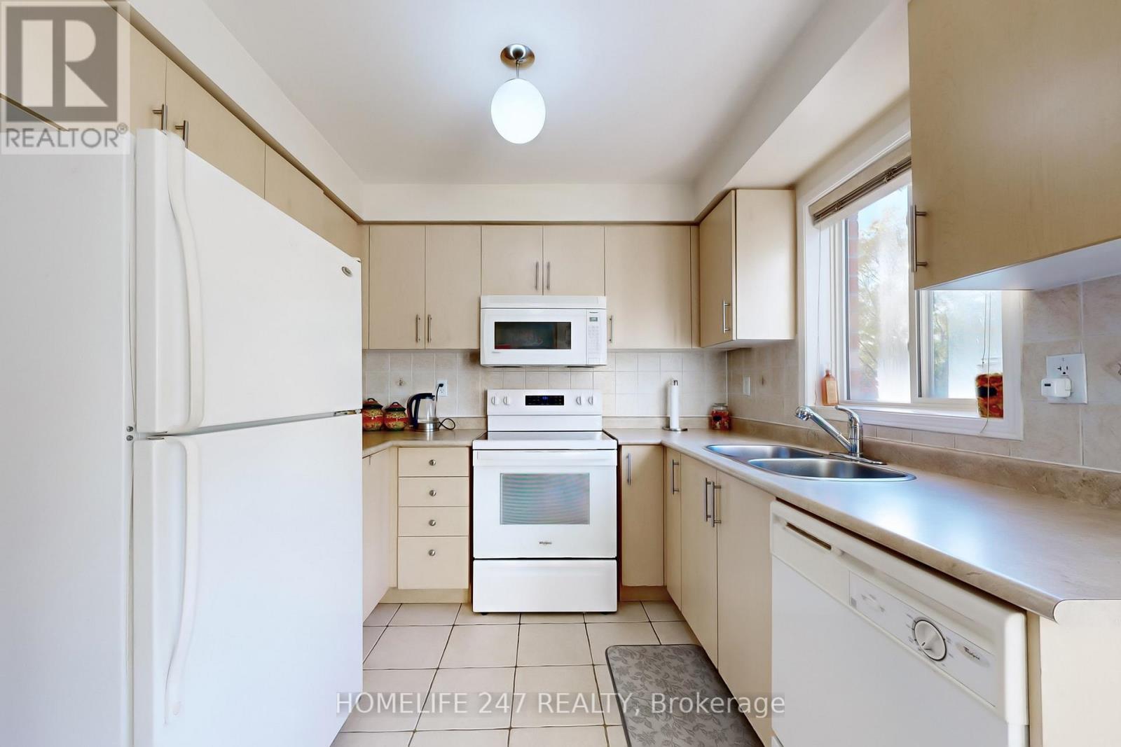 126 Conn Smythe Drive, Toronto, Ontario  M1J 3P5 - Photo 10 - E12476310