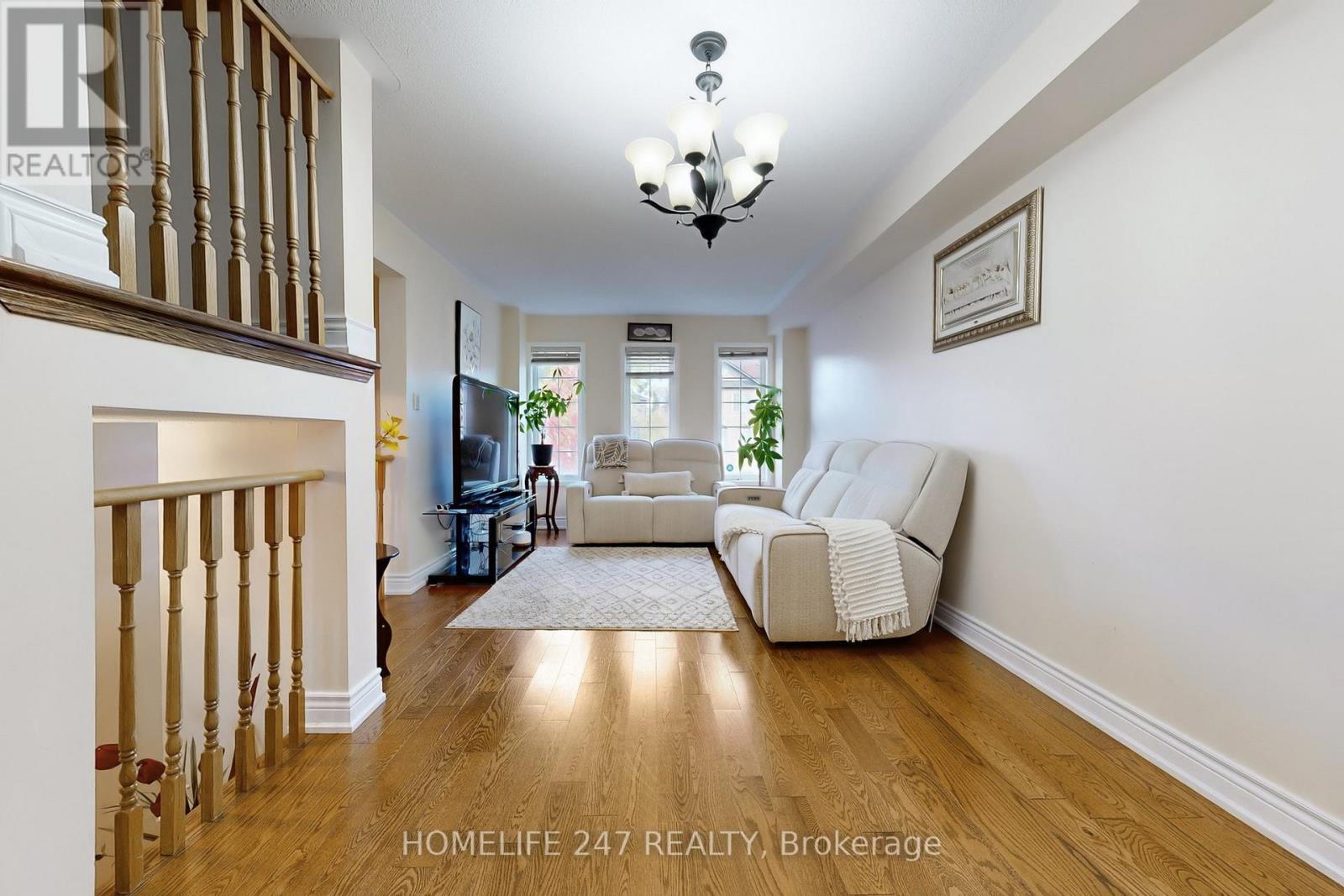 126 Conn Smythe Drive, Toronto, Ontario  M1J 3P5 - Photo 5 - E12476310