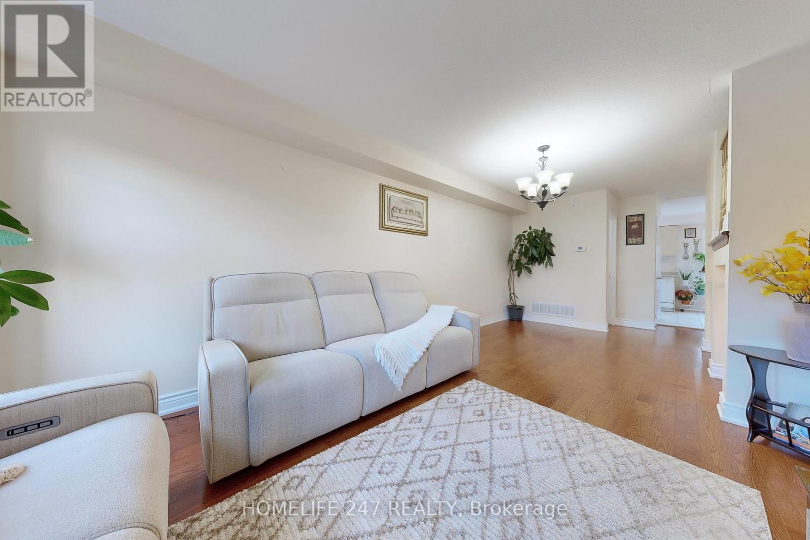 126 Conn Smythe Drive, Toronto, Ontario  M1J 3P5 - Photo 9 - E12476310