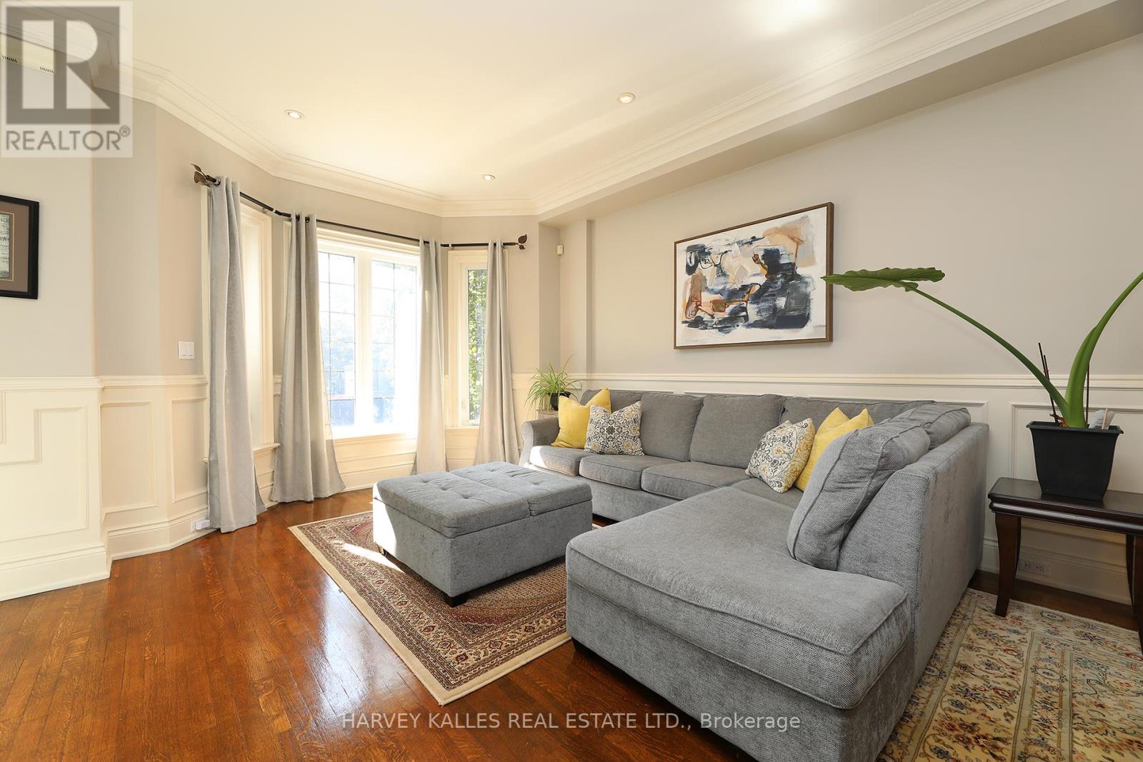 370 Douglas Avenue, Toronto, Ontario  M5M 1H4 - Photo 5 - C12476394