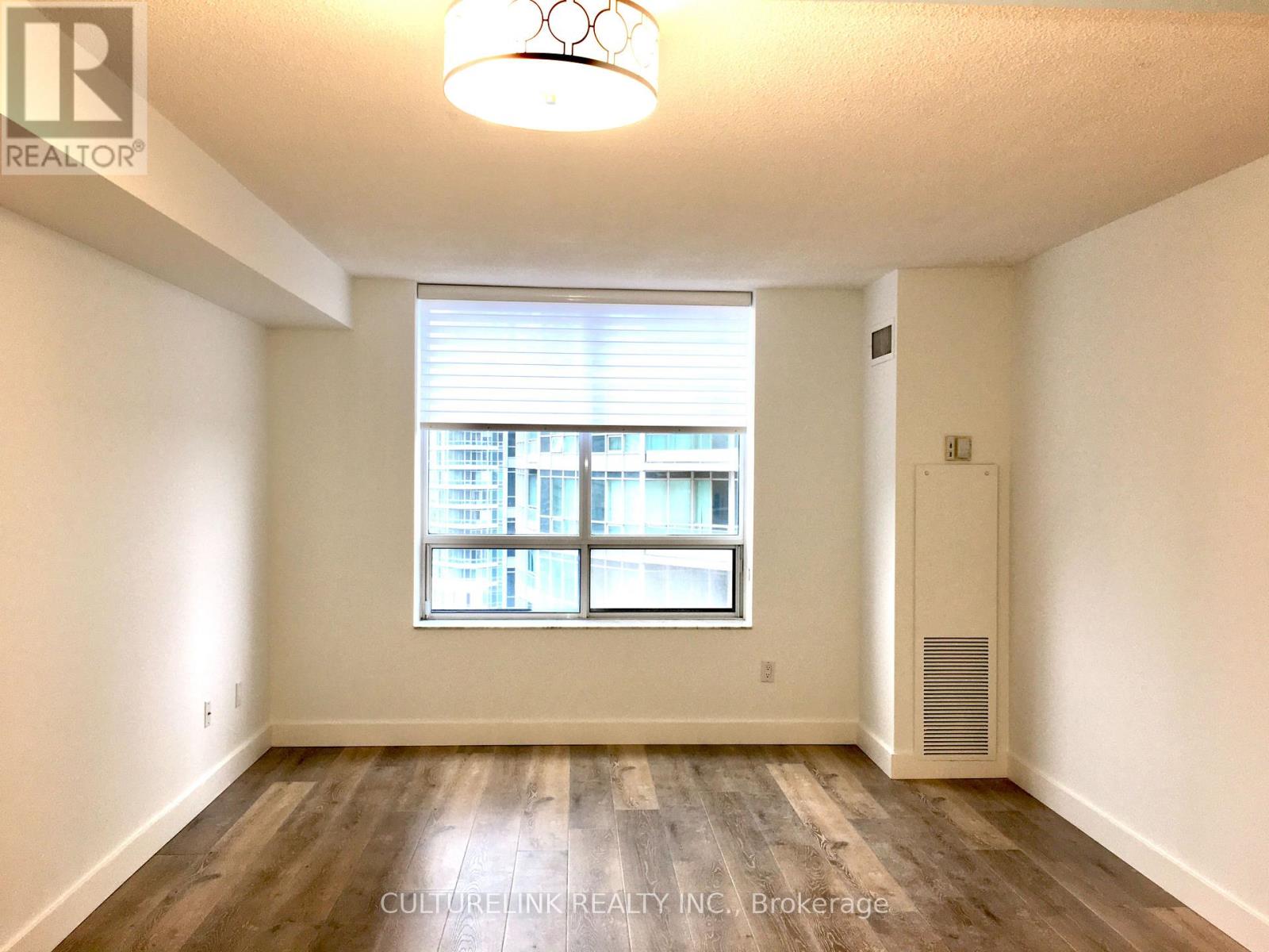 1515 - 18 Sommerset Way, Toronto, Ontario  M2N 6X5 - Photo 3 - C12476423