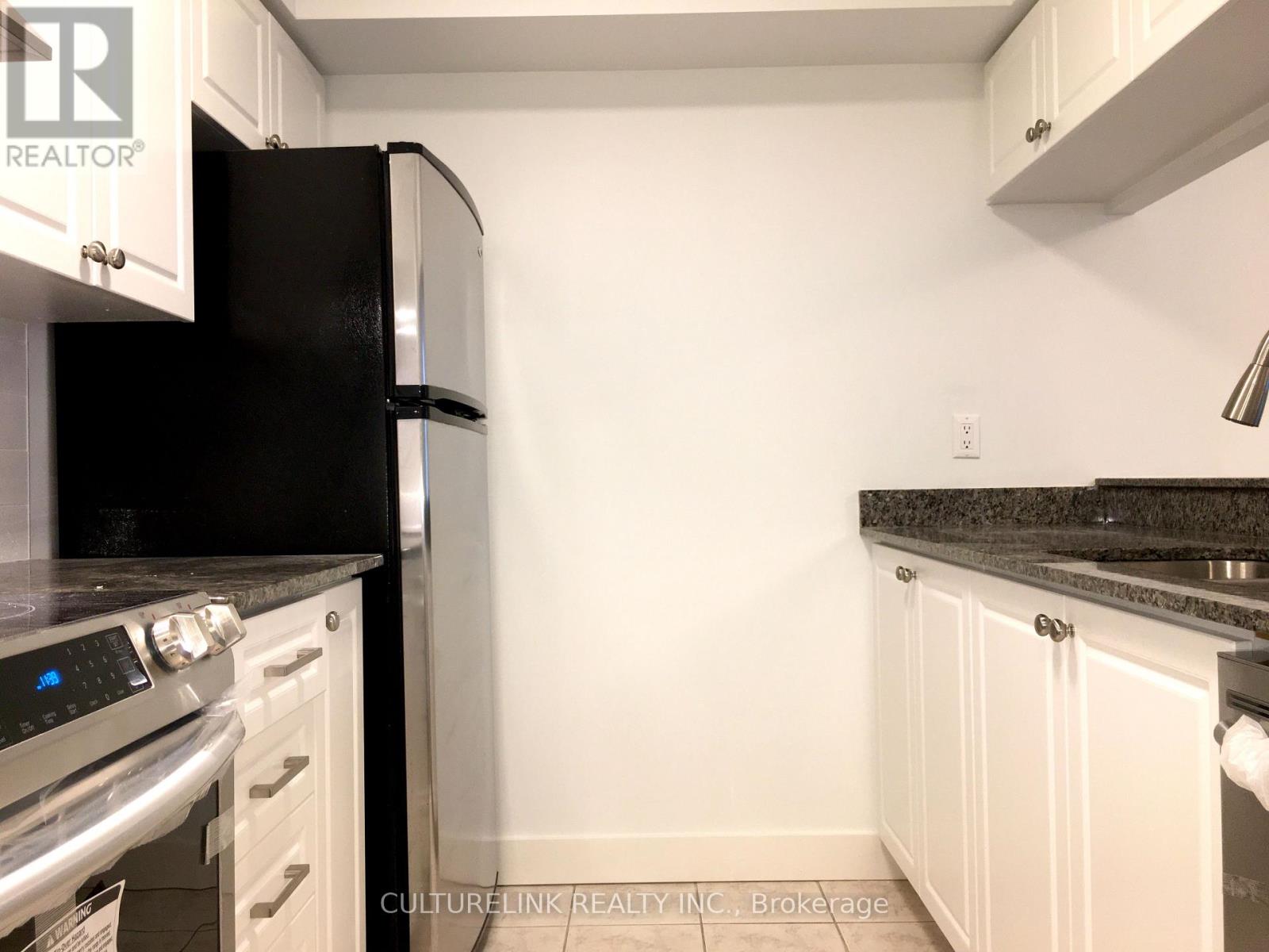 1515 - 18 Sommerset Way, Toronto, Ontario  M2N 6X5 - Photo 5 - C12476423