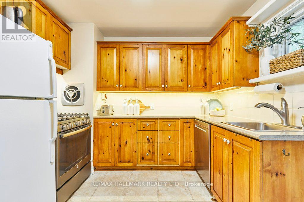 437 Davisville Avenue, Toronto, Ontario  M4S 1H7 - Photo 8 - C12476439