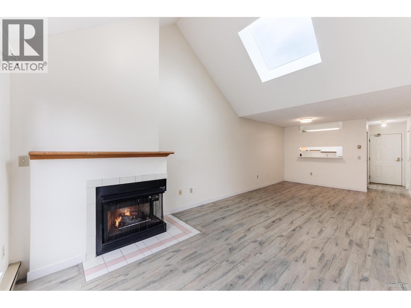 310 7580 Minoru Boulevard, Richmond, British Columbia  V6Y 1Z5 - Photo 4 - R3060890