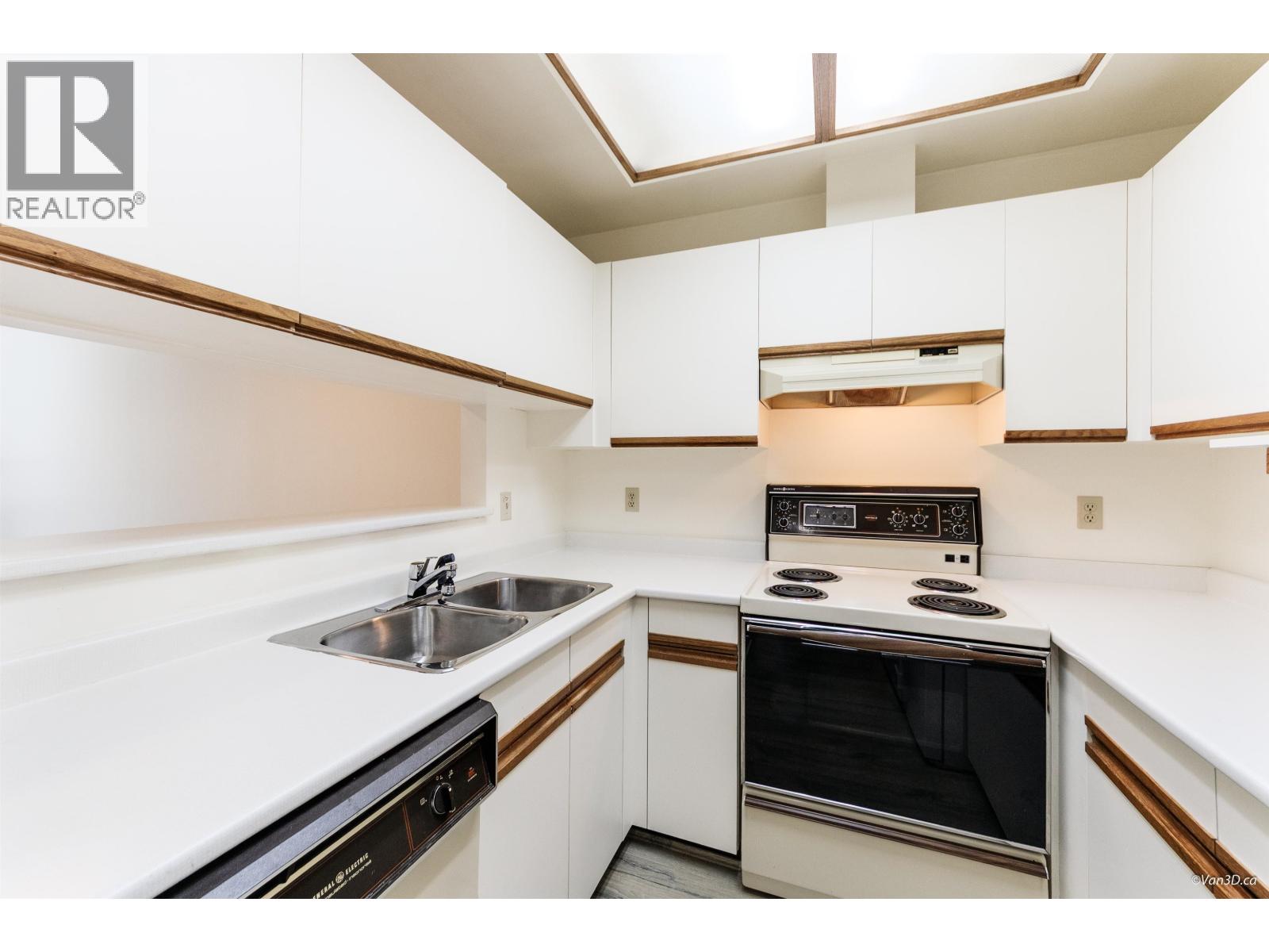 310 7580 Minoru Boulevard, Richmond, British Columbia  V6Y 1Z5 - Photo 13 - R3060890