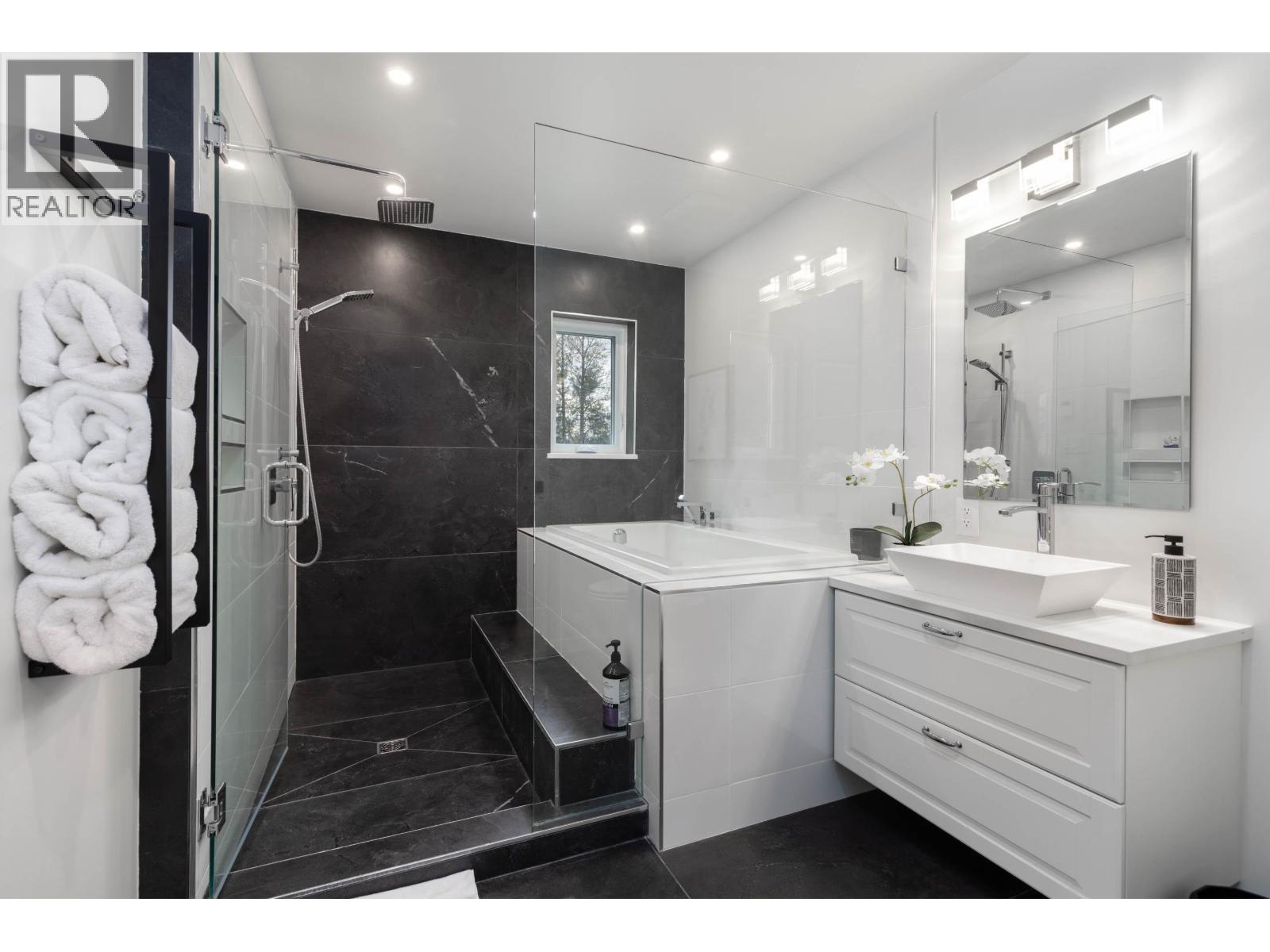 2154 Whistler Road, Whistler, British Columbia  V8E 0A6 - Photo 13 - R3060949