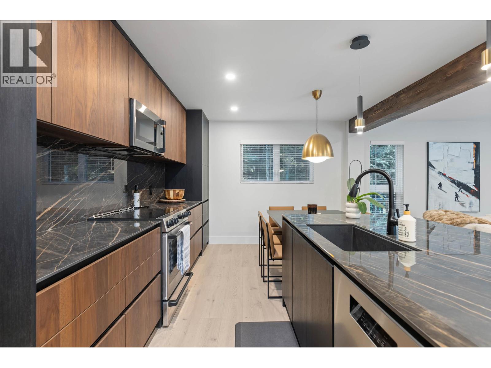 2154 Whistler Road, Whistler, British Columbia  V8E 0A6 - Photo 9 - R3060949