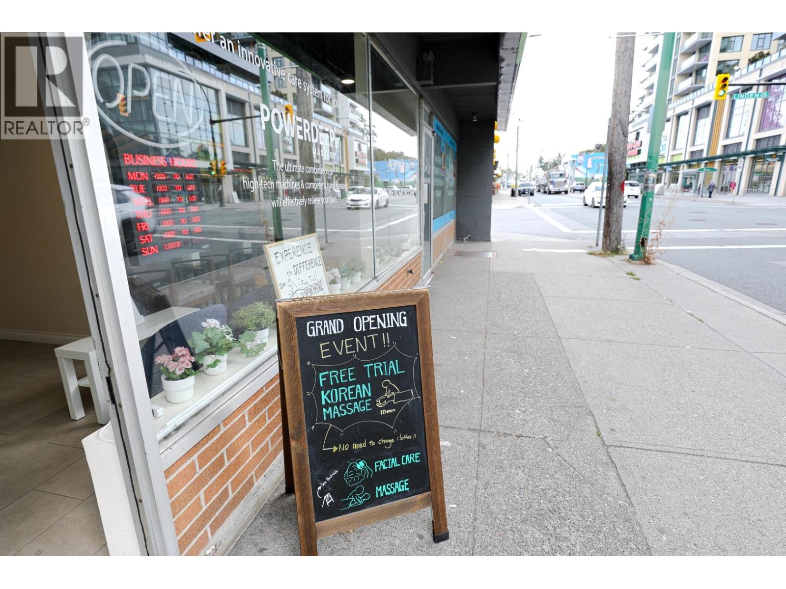 7347b Edmonds Street, Burnaby, British Columbia  V3N 1A7 - Photo 4 - C8072059