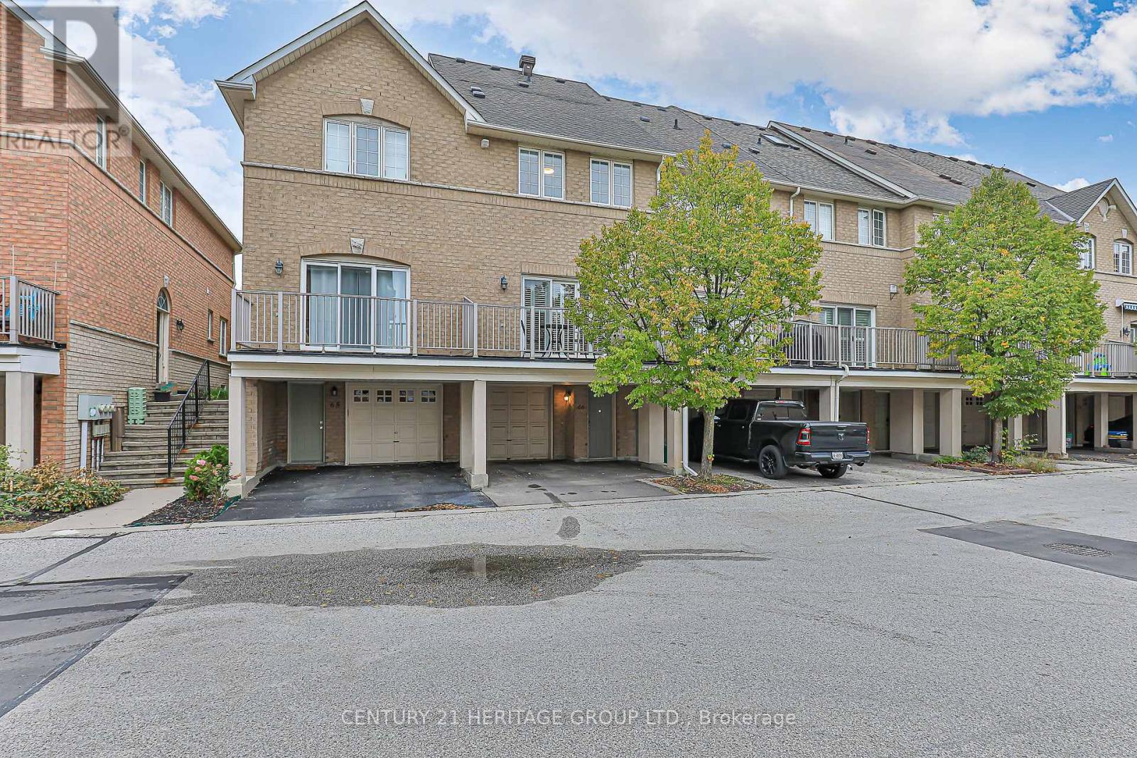 66 - 23 Observatory Lane, Richmond Hill, Ontario  L4C 0M7 - Photo 2 - N12476272