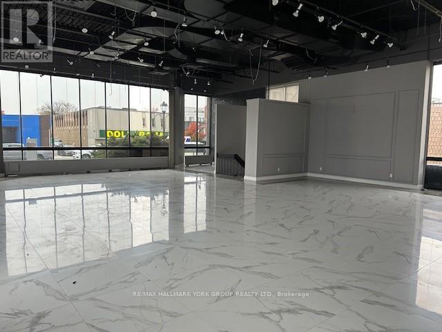 15255 Yonge Street, Aurora, Ontario  L4G 1N5 - Photo 5 - N12476288