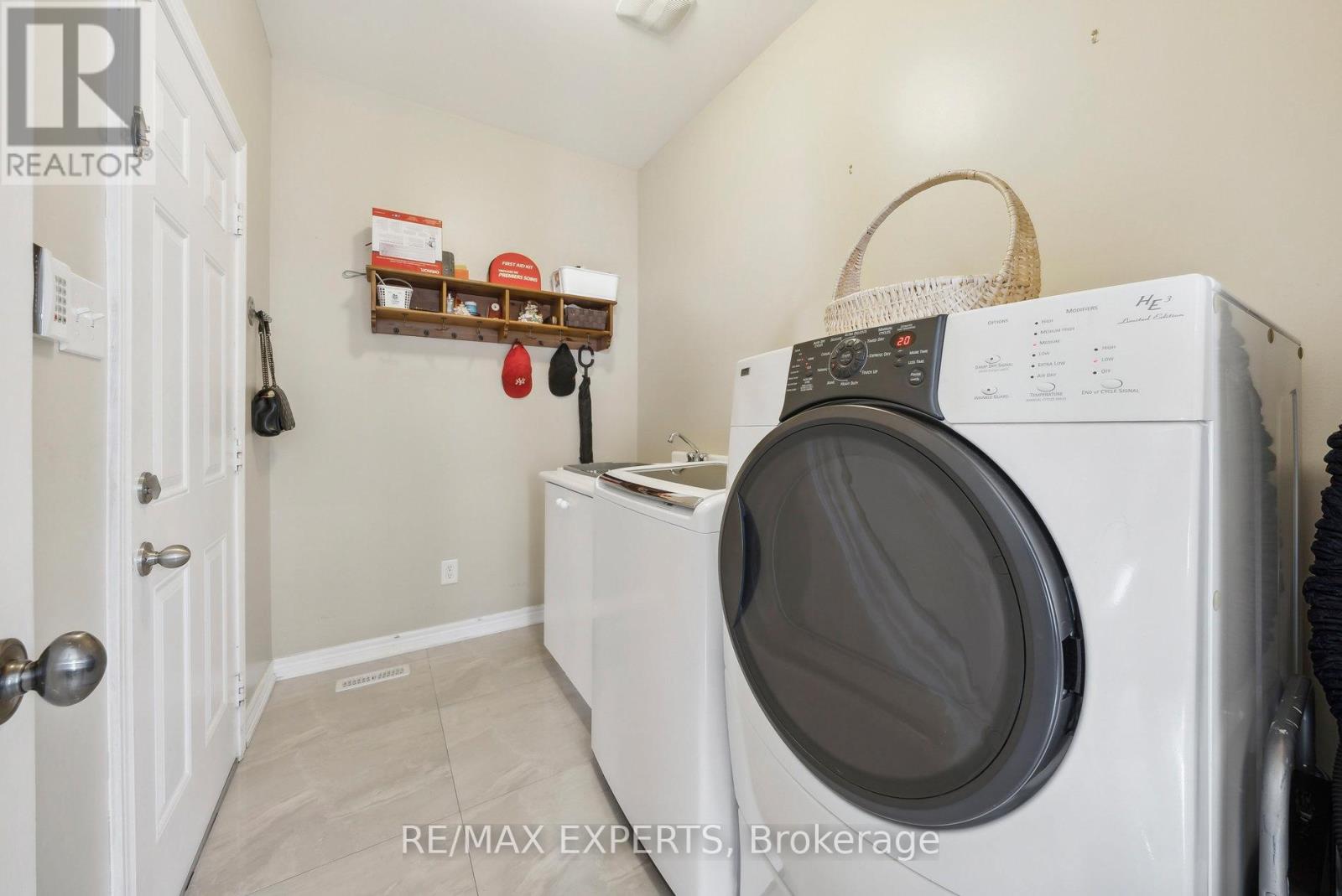126 Josephine Road W, Vaughan, Ontario  L4H 0N6 - Photo 41 - N12476314