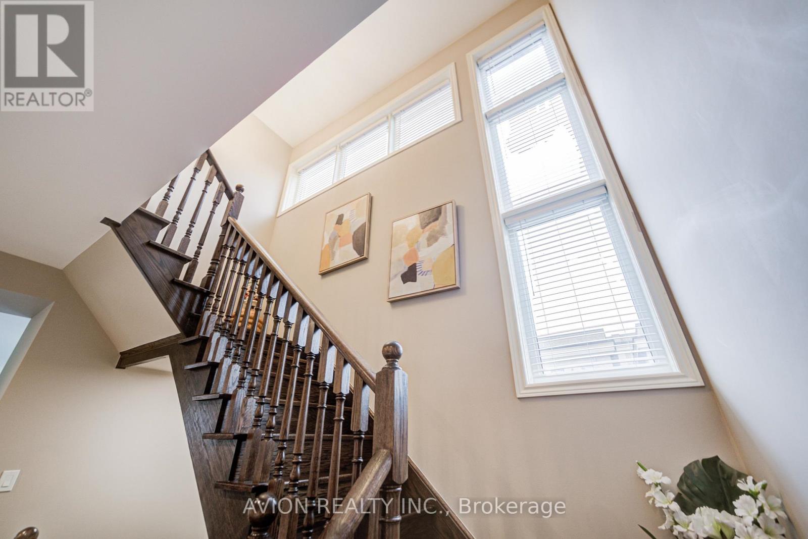 16 Callisto Lane, Richmond Hill, Ontario  L4C 4Z2 - Photo 17 - N12476354