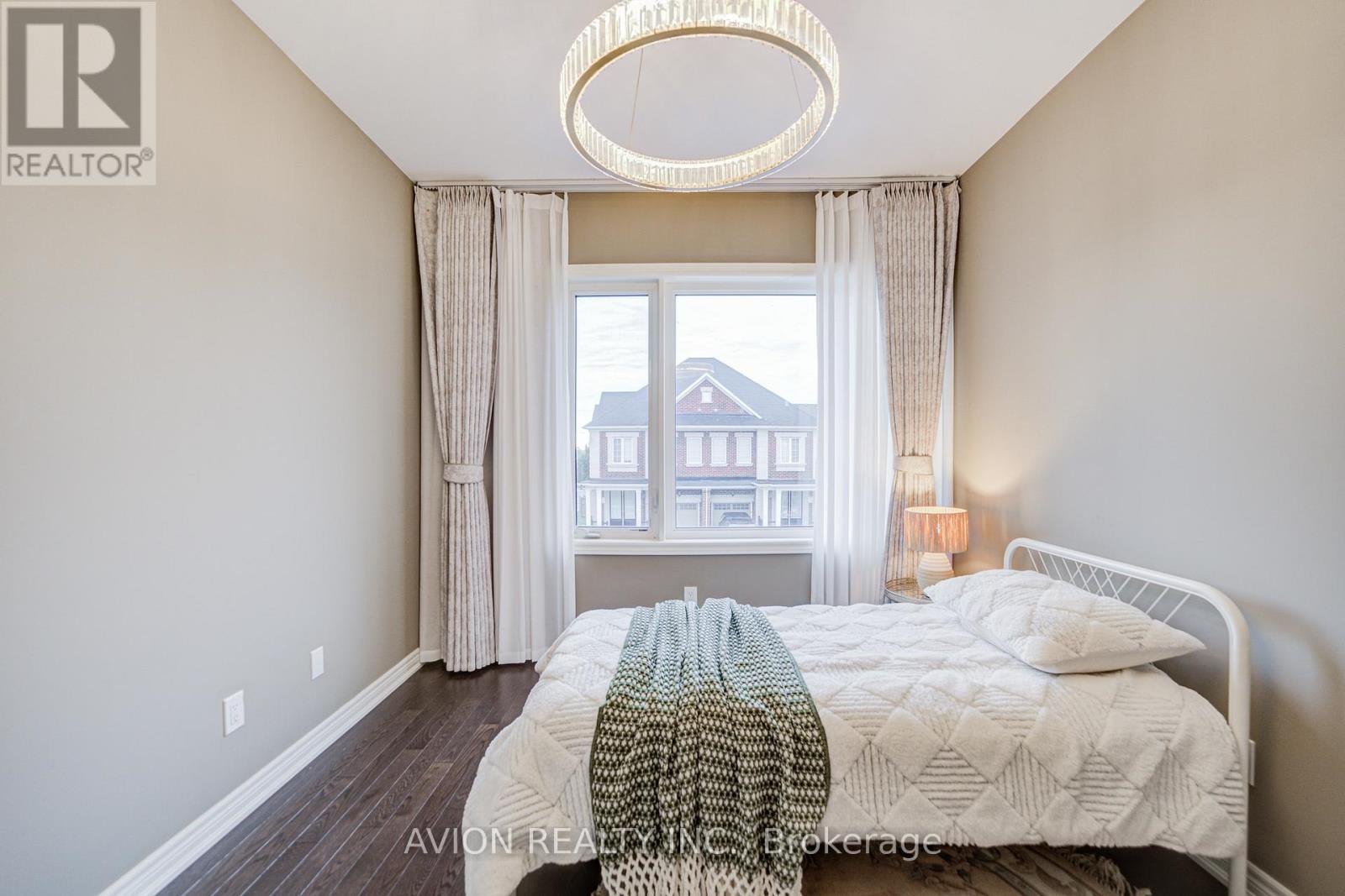 16 Callisto Lane, Richmond Hill, Ontario  L4C 4Z2 - Photo 29 - N12476354
