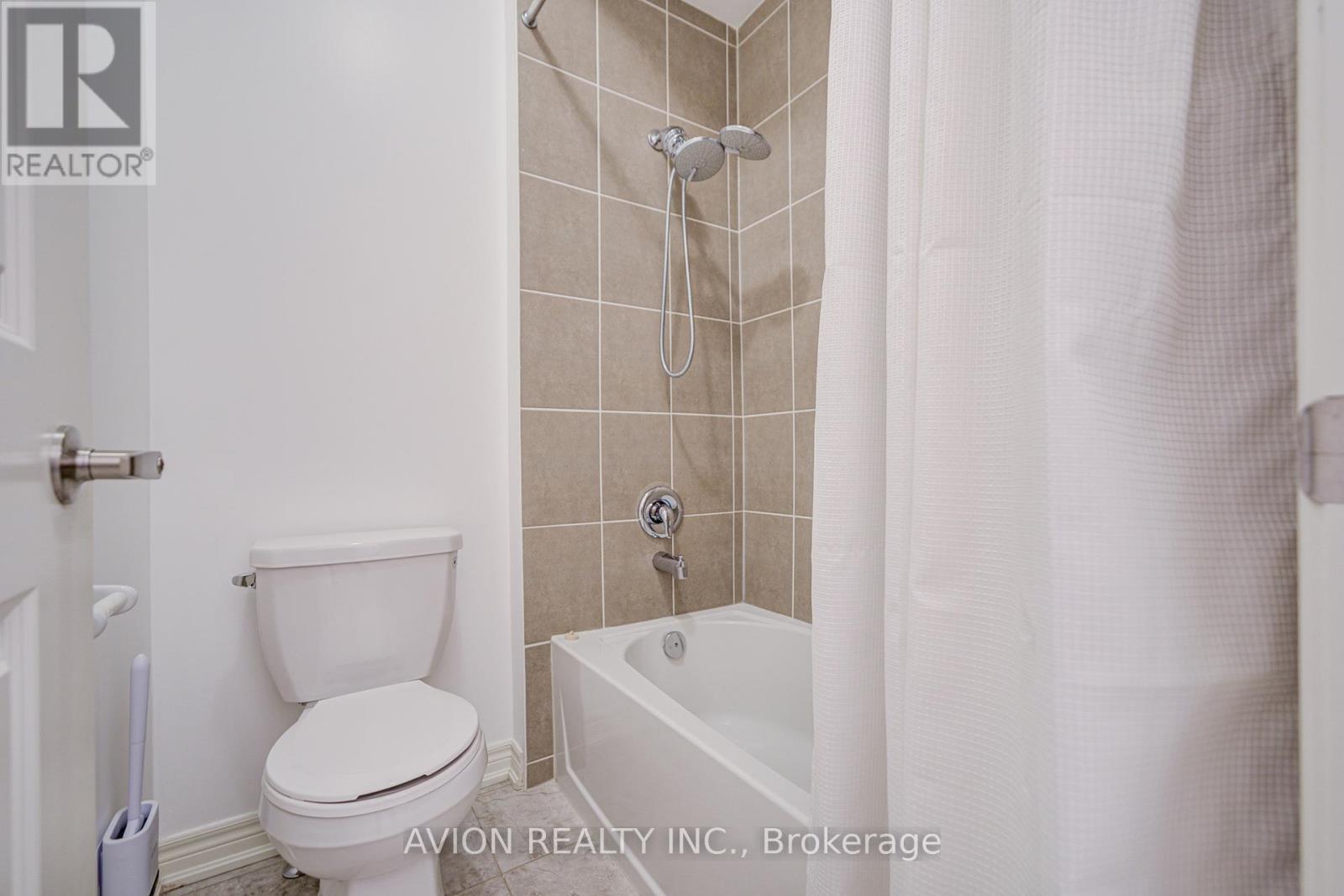 16 Callisto Lane, Richmond Hill, Ontario  L4C 4Z2 - Photo 33 - N12476354