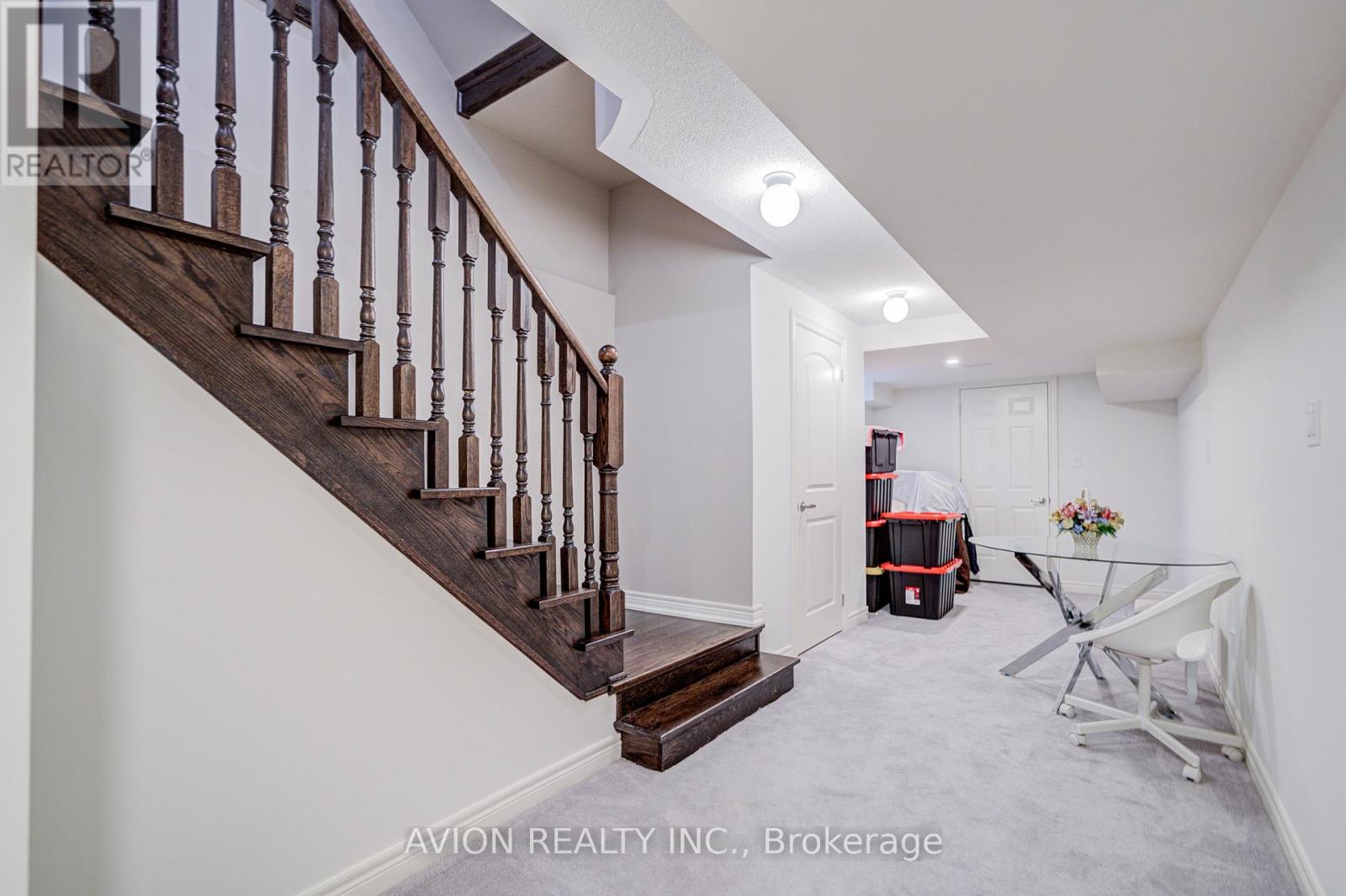 16 Callisto Lane, Richmond Hill, Ontario  L4C 4Z2 - Photo 34 - N12476354