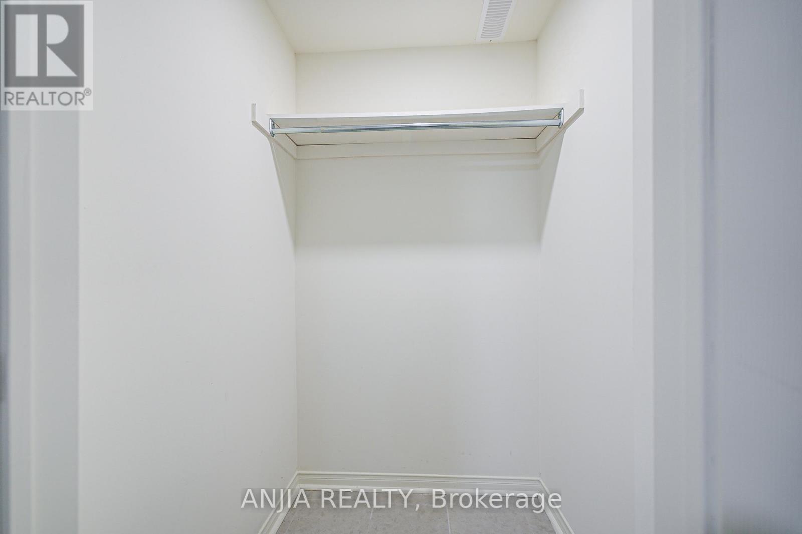 105 Ness Drive, Richmond Hill, Ontario  L4S 0K9 - Photo 8 - N12476365