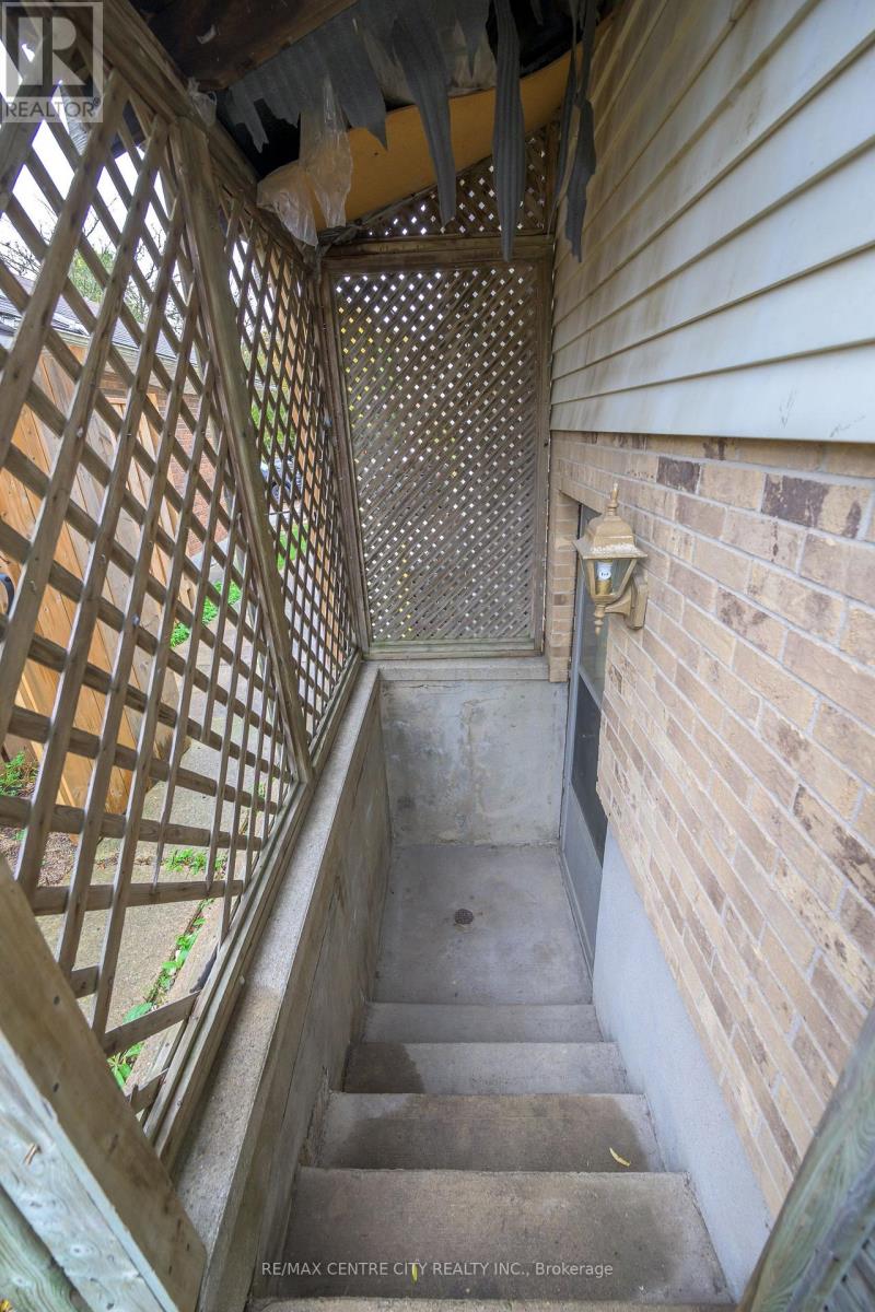 231 Banbury Road, London South, Ontario  N5Z 4M1 - Photo 22 - X12476469