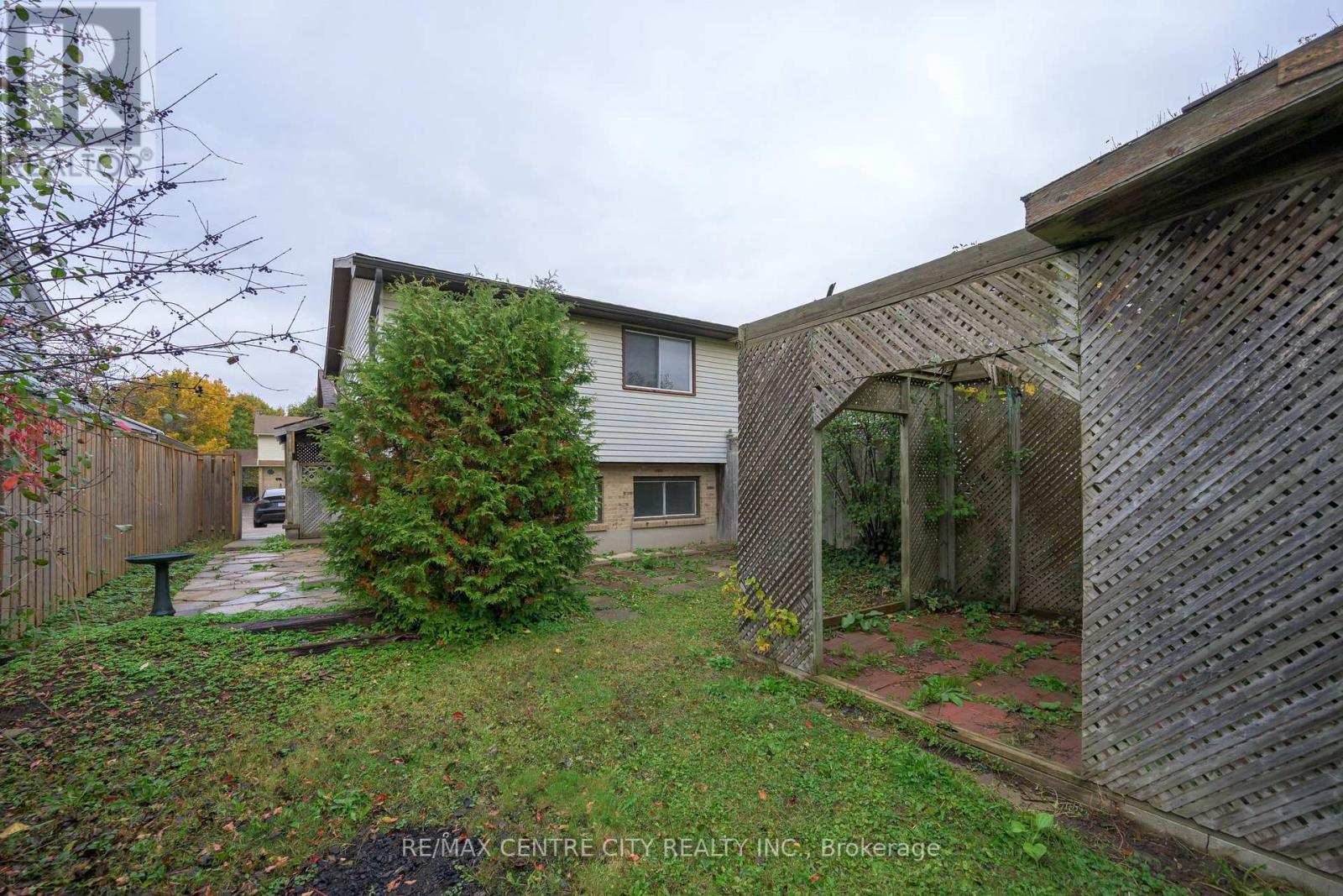 231 Banbury Road, London South, Ontario  N5Z 4M1 - Photo 24 - X12476469