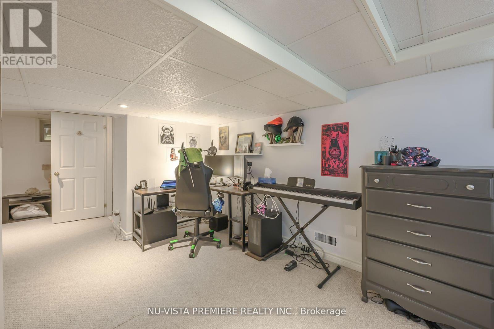 146 Commissioners Road E, London South, Ontario  N6C 2T1 - Photo 42 - X12476475